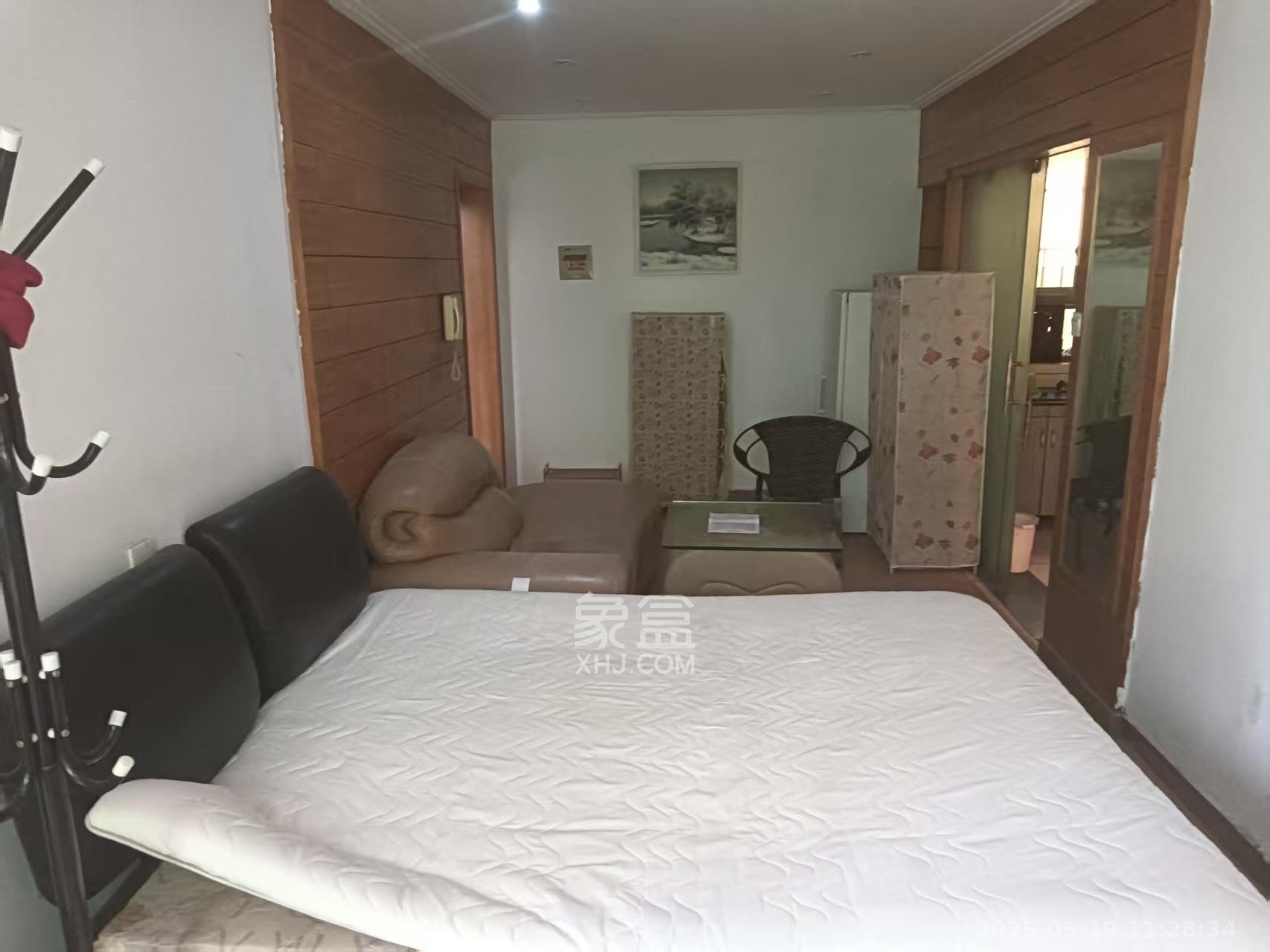 御景龙城 1室1厅1卫 1200.0元/月 御景龙城 1室1厅1卫 1200.0元/月室内图