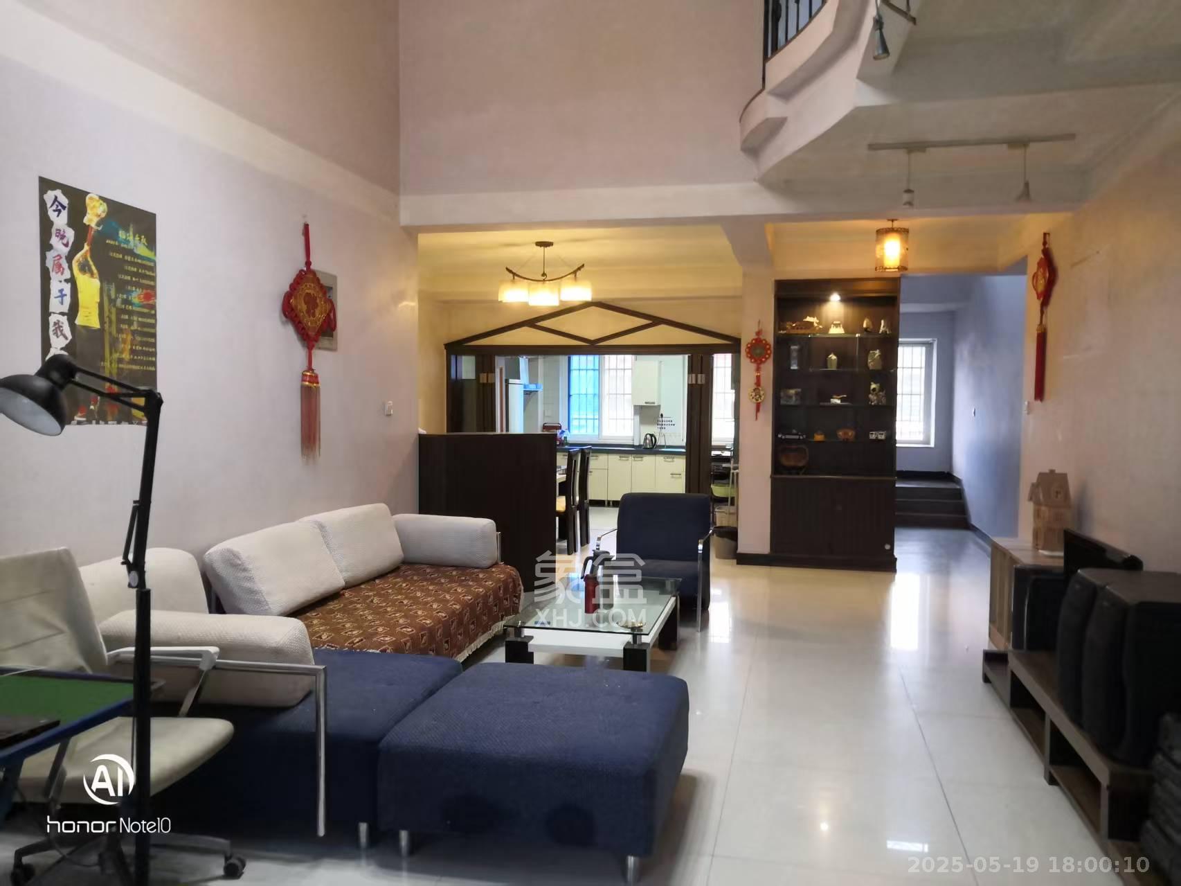 森宇佳园 1室2厅1卫 3100.0元/月 森宇佳园 1室2厅1卫 3100.0元/月室内图