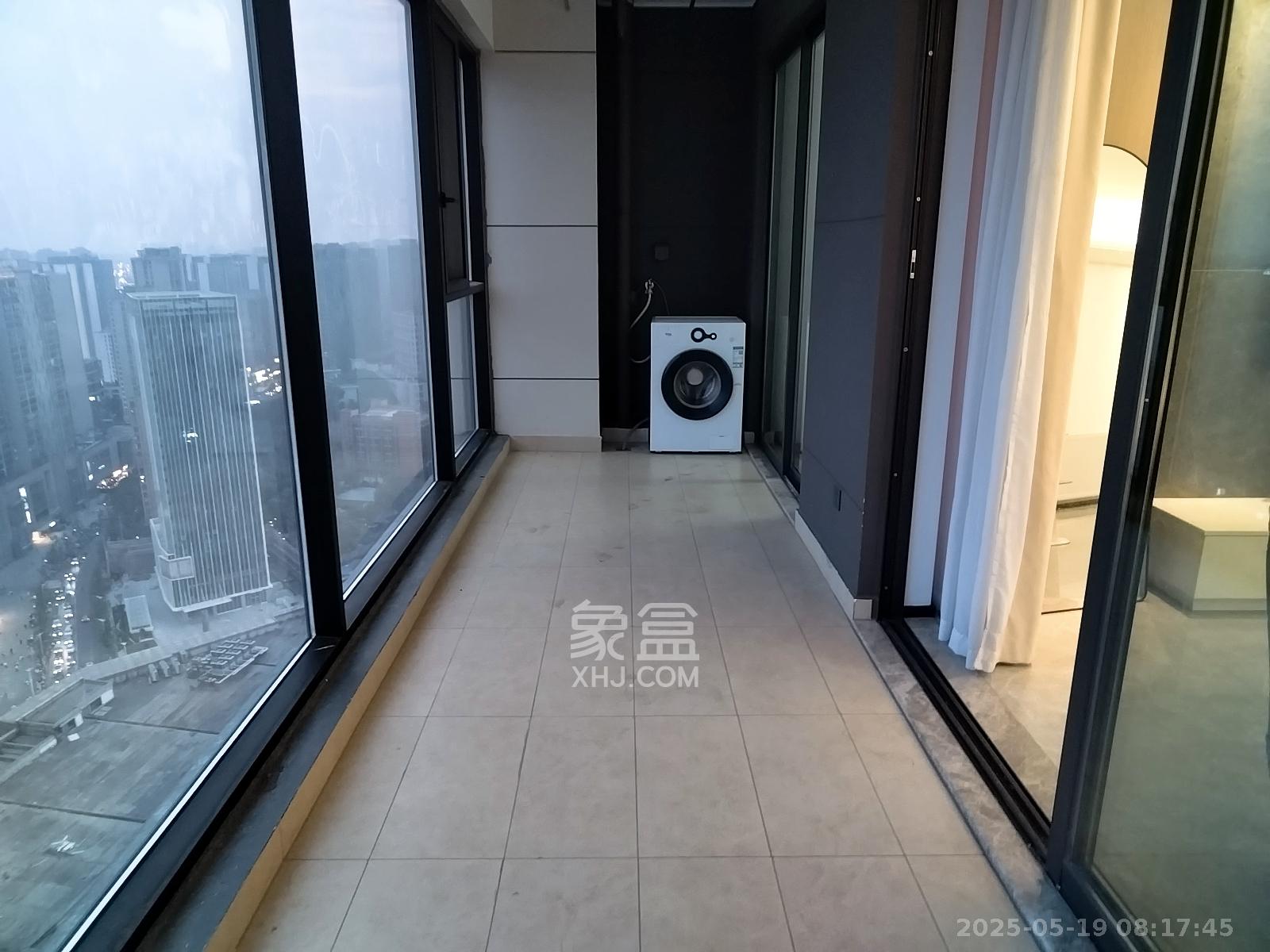 长房星城天地  3室2厅2卫   5800.00元/月室内图