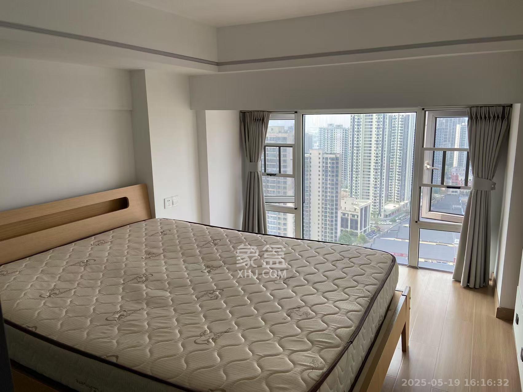 芙蓉万国城MOMA(卓越汇富苑) 2室1厅1卫 2800.0元/月 芙蓉万国城MOMA(卓越汇富苑) 2室1厅1卫 2800.0元/月室内图