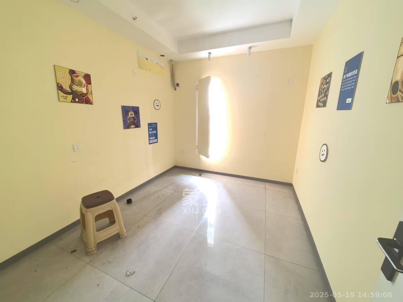 保利香槟国际 4室1厅1卫 4500.0元/月 保利香槟国际 4室1厅1卫 4500.0元/月室内图