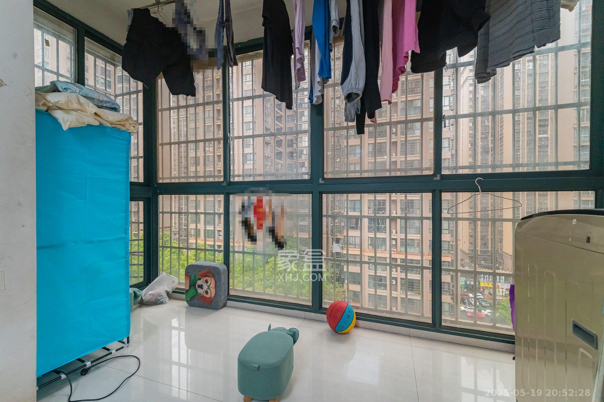 筑梦佳园 4室2厅2卫 2200.0元/月 筑梦佳园 4室2厅2卫 2200.0元/月室内图