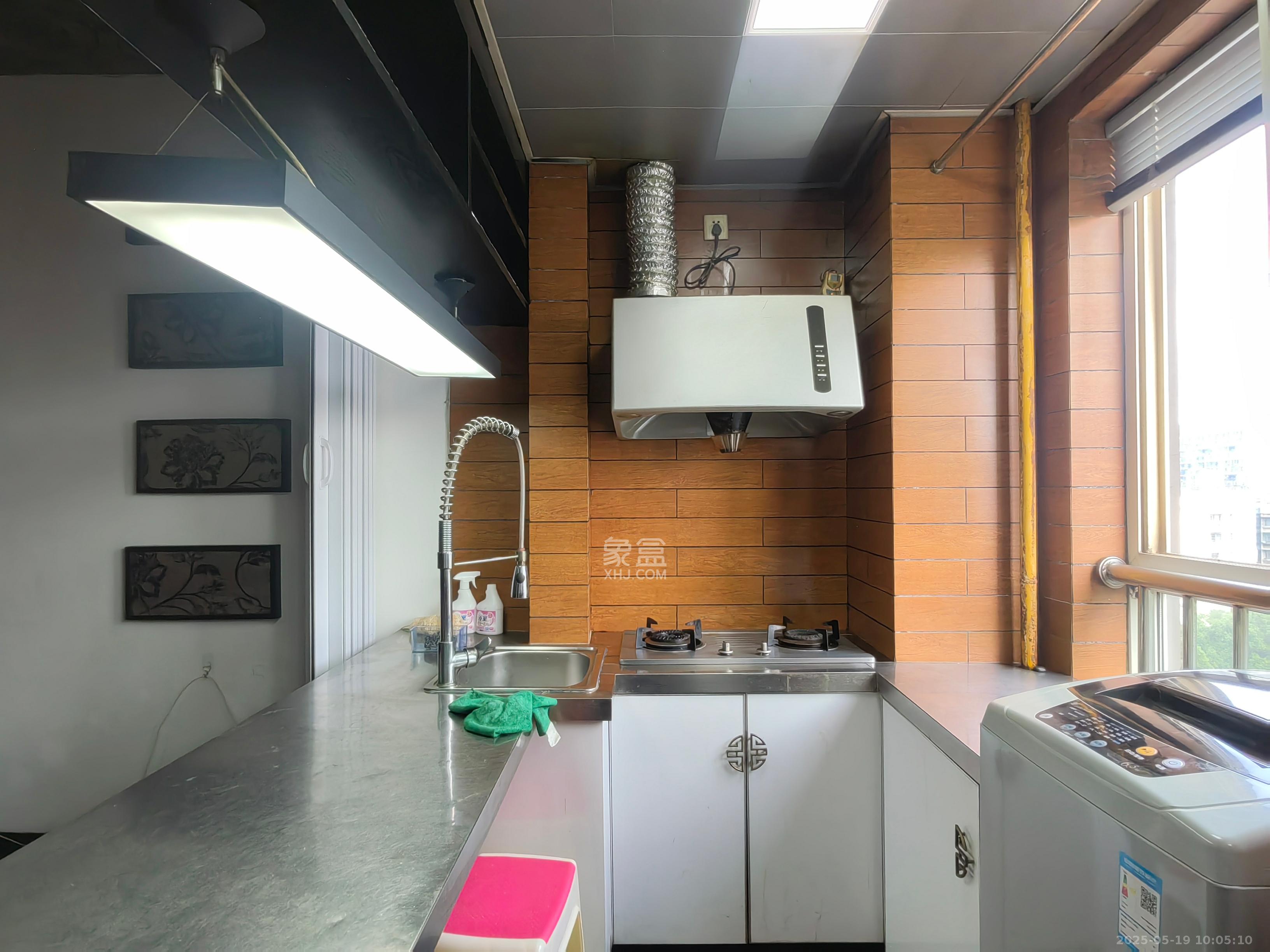 伍家岭生活广场 1室0厅0卫 1400.0元/月 伍家岭生活广场 1室0厅0卫 1400.0元/月室内图