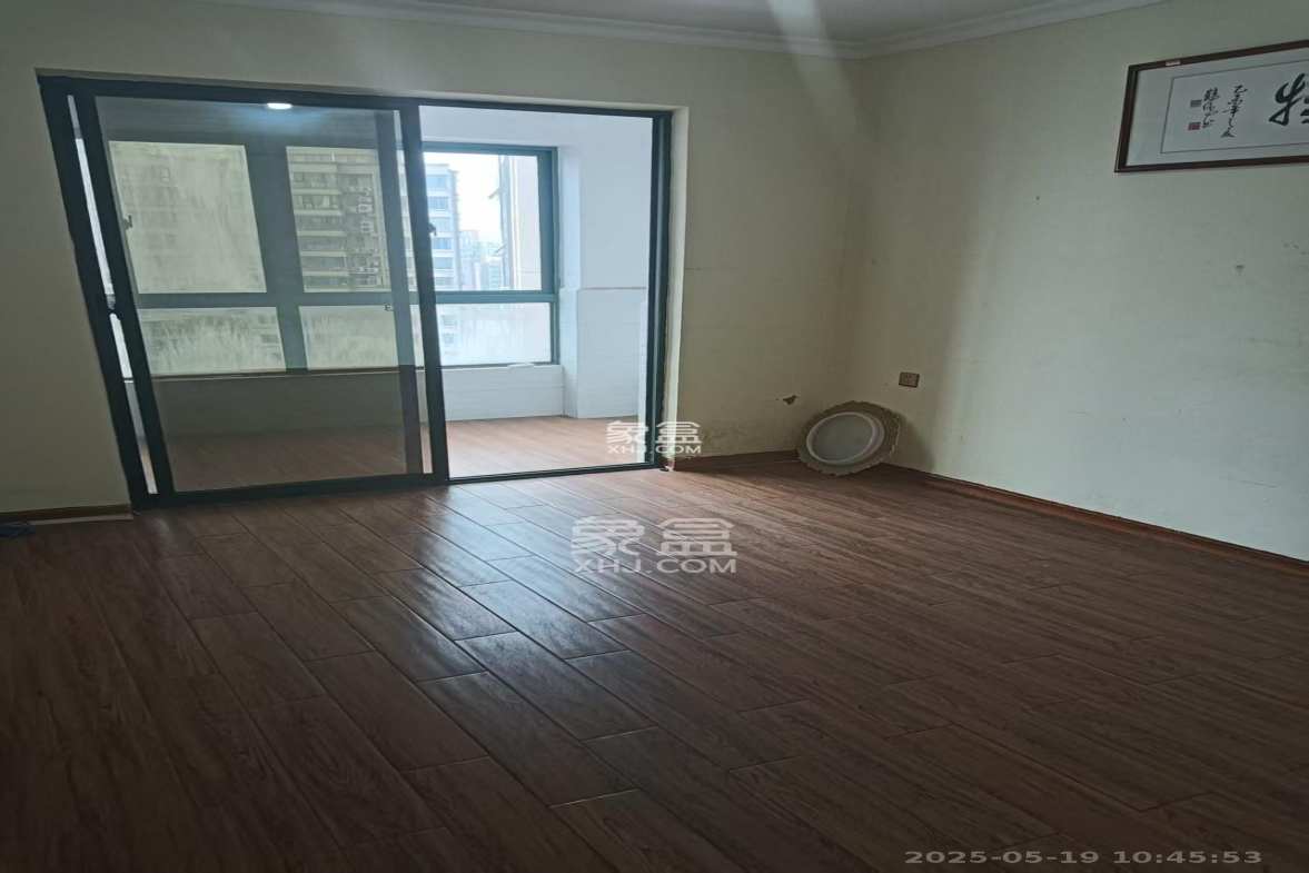 维一星城原山苑 3室2厅2卫 2600.0元/月 维一星城原山苑 3室2厅2卫 2600.0元/月室内图