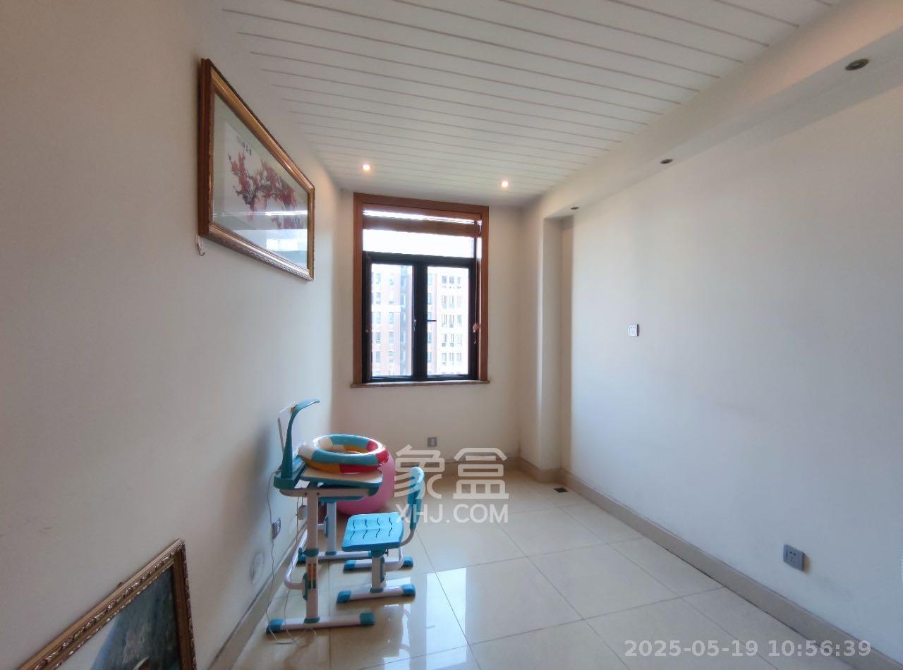 中隆国际御玺 4室2厅3卫 6000.0元/月 中隆国际御玺 4室2厅3卫 6000.0元/月小区图