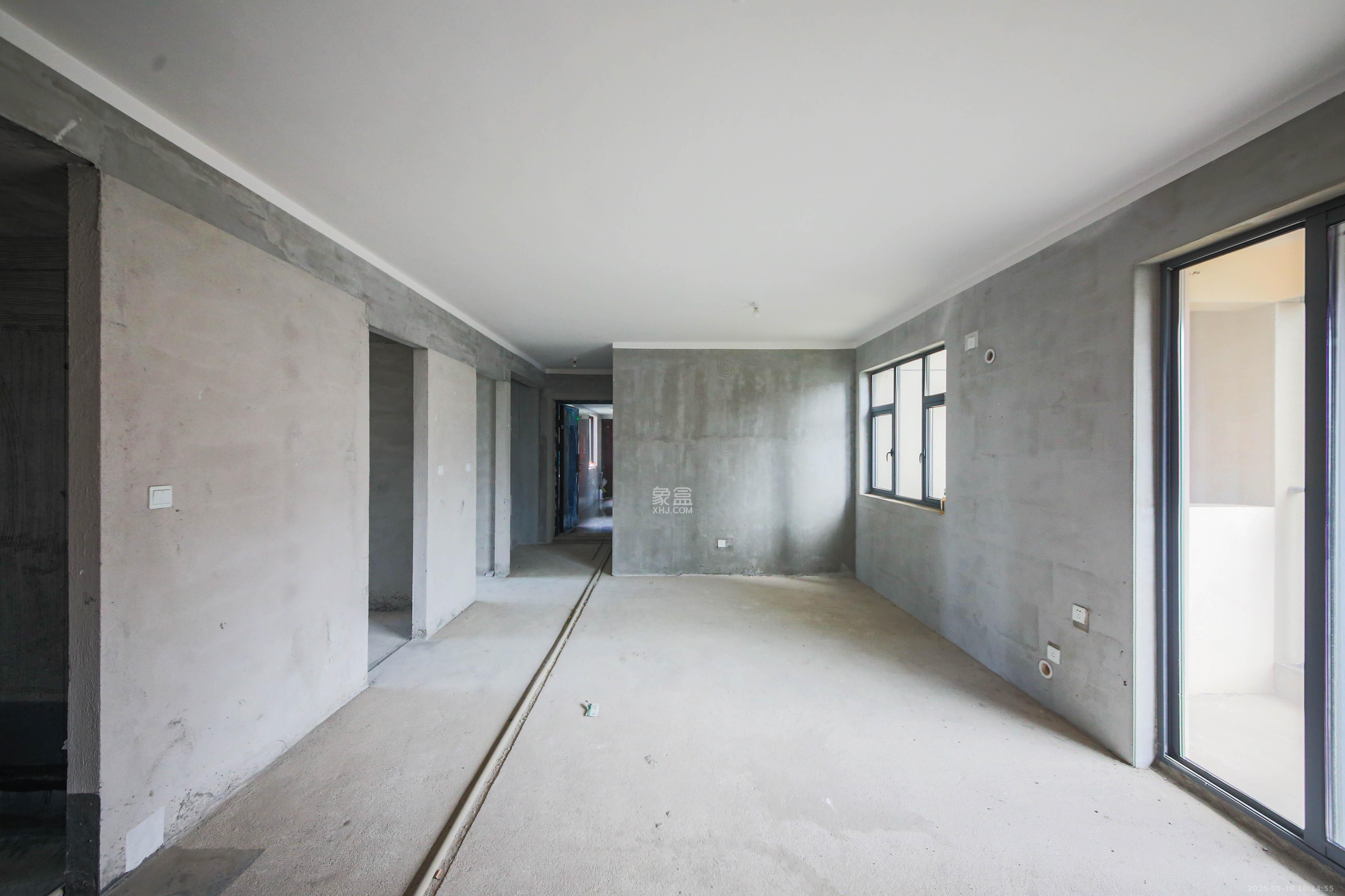 中建钰和城  3室2厅2卫   135.00万