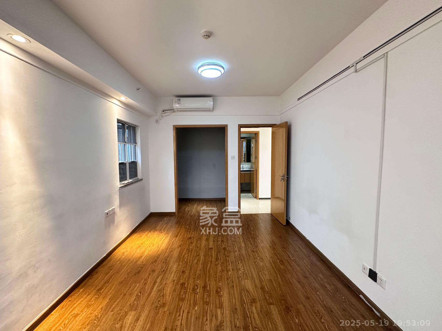 德思勤城市广场(宝格丽公寓) 1室1厅1卫 3800.0元/月 德思勤城市广场(宝格丽公寓) 1室1厅1卫 3800.0元/月室内图