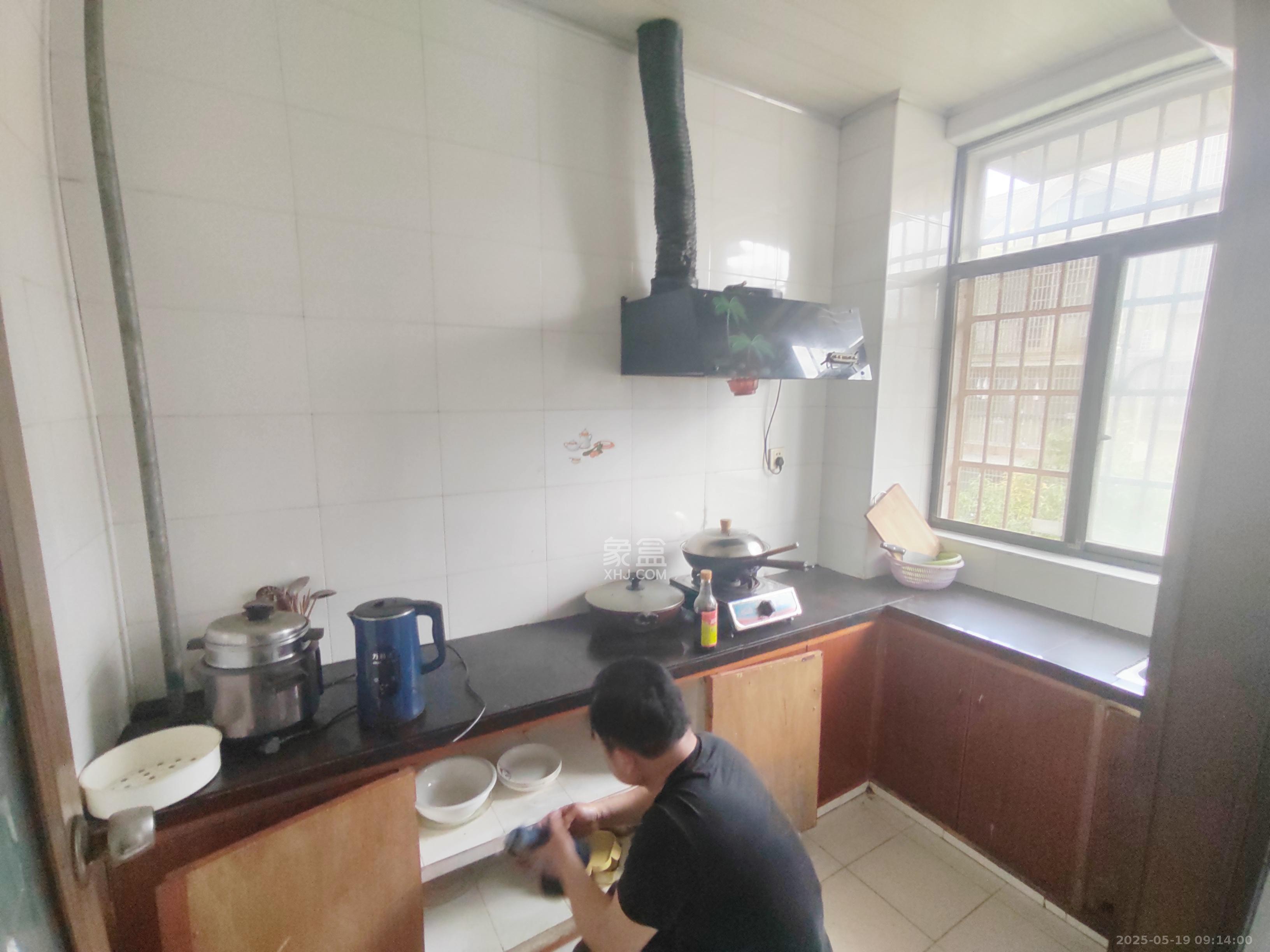 黄鹤小区4片 2室1厅1卫 1600.0元/月 黄鹤小区4片 2室1厅1卫 1600.0元/月室内图