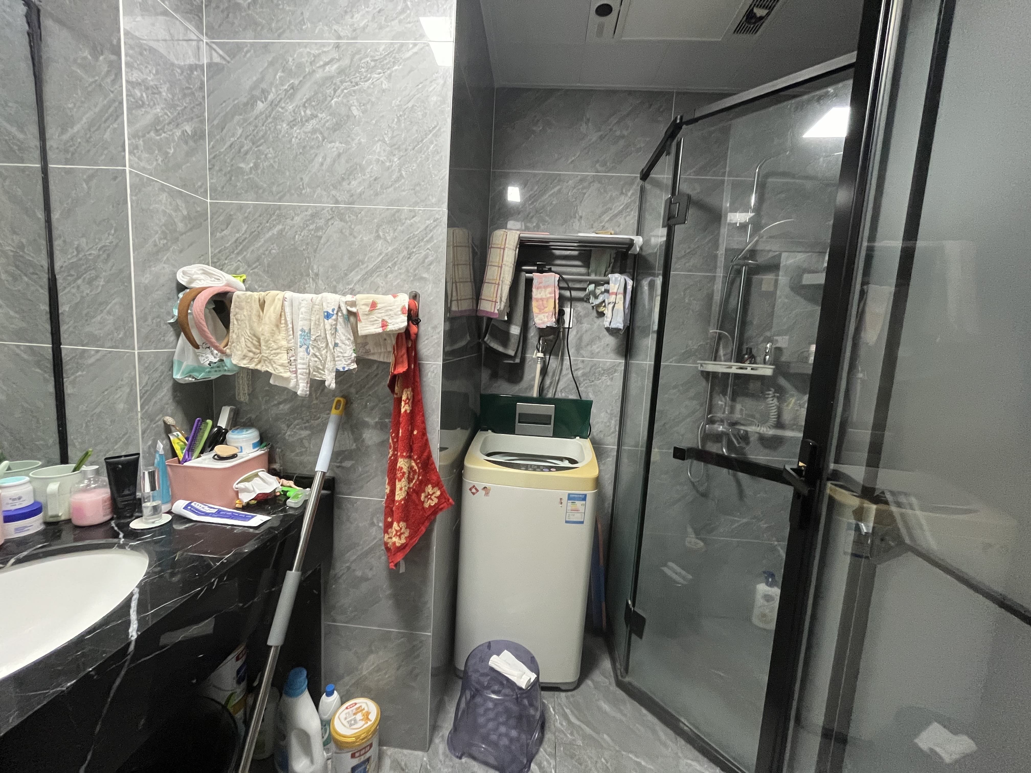 青春里  2室1厅1卫    48.0万客厅