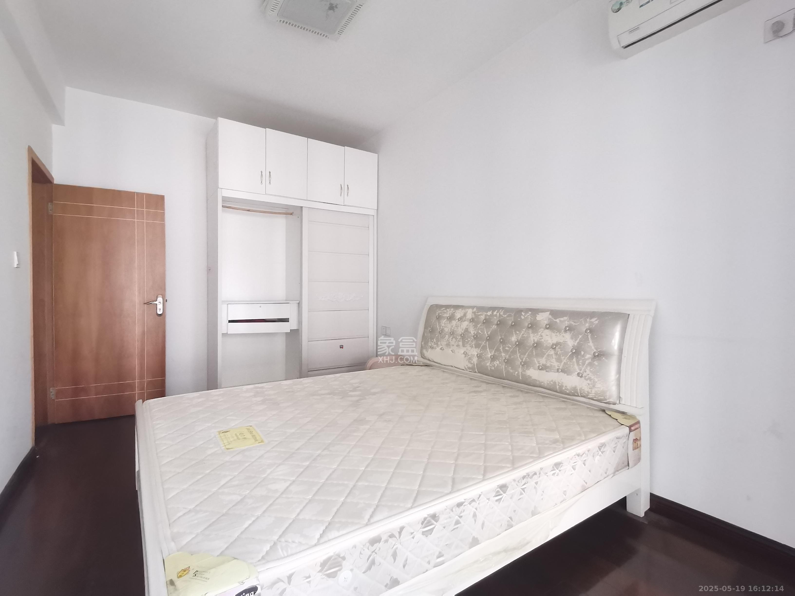 莱茵城 3室2厅1卫 2300.0元/月 莱茵城 3室2厅1卫 2300.0元/月室内图