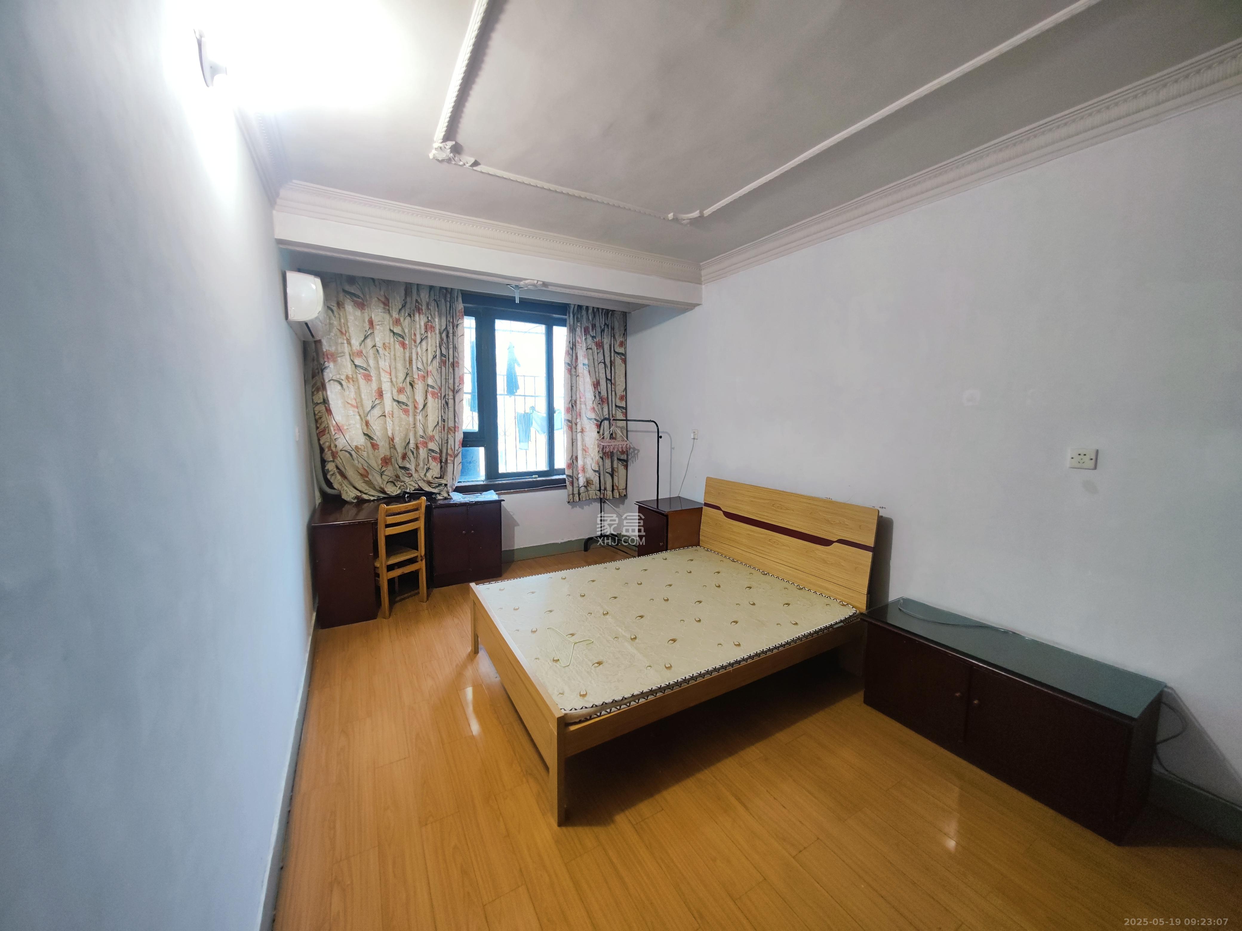 省粮食局宿舍北院 2室1厅1卫 1800.0元/月 省粮食局宿舍北院 2室1厅1卫 1800.0元/月室内图