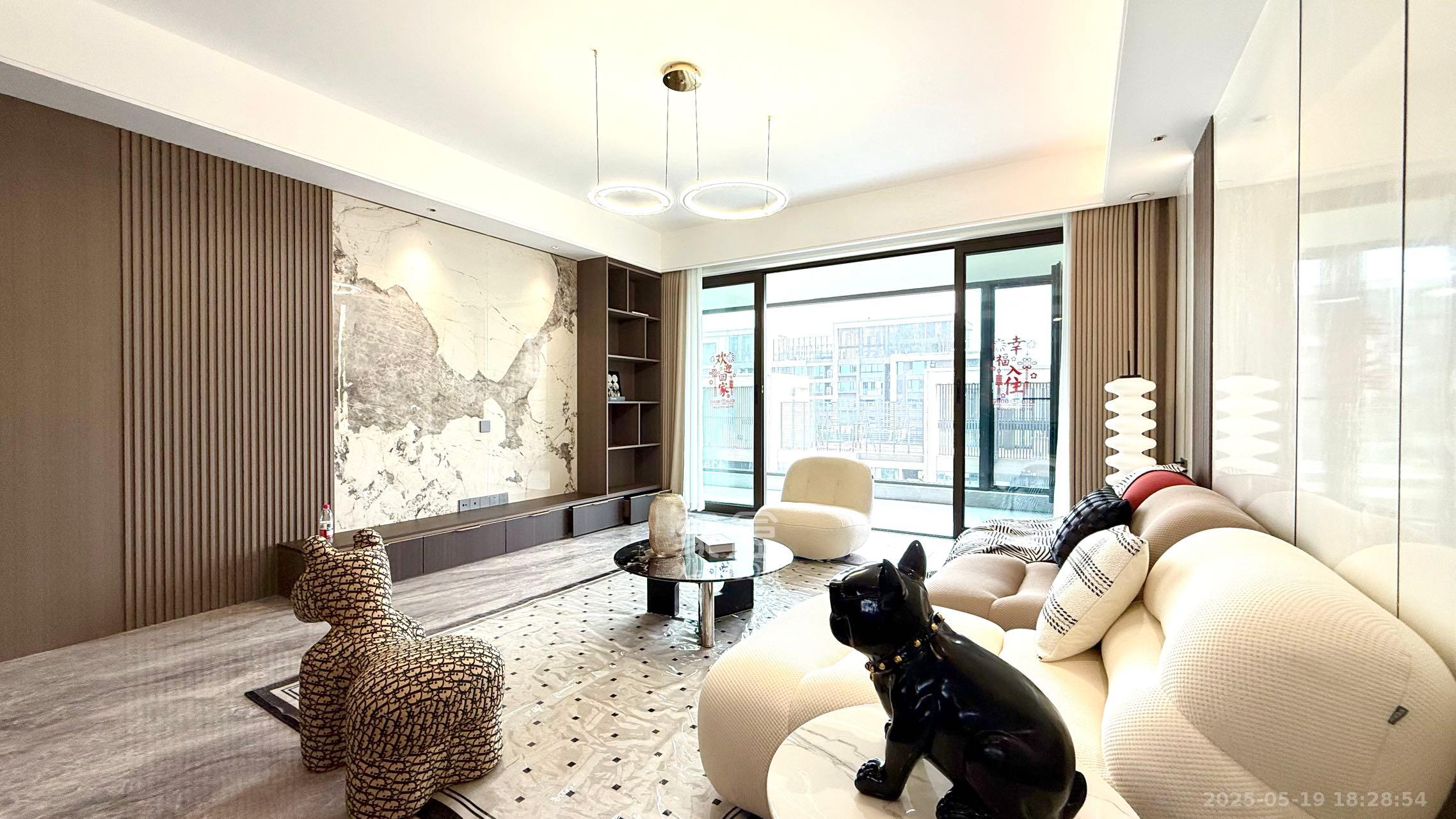 中欣楚天御府B区观澜  5室2厅3卫    13000.0元/月 中欣楚天御府B区观澜  5室2厅3卫    13000.0元/月