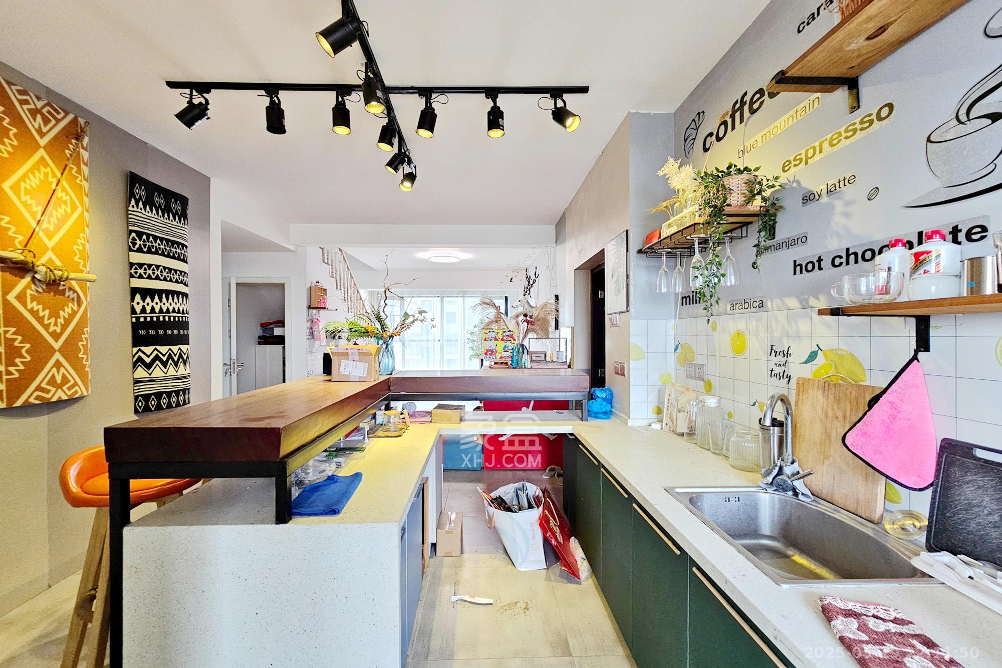 三江花中城  4室2厅2卫    89.9万厨房