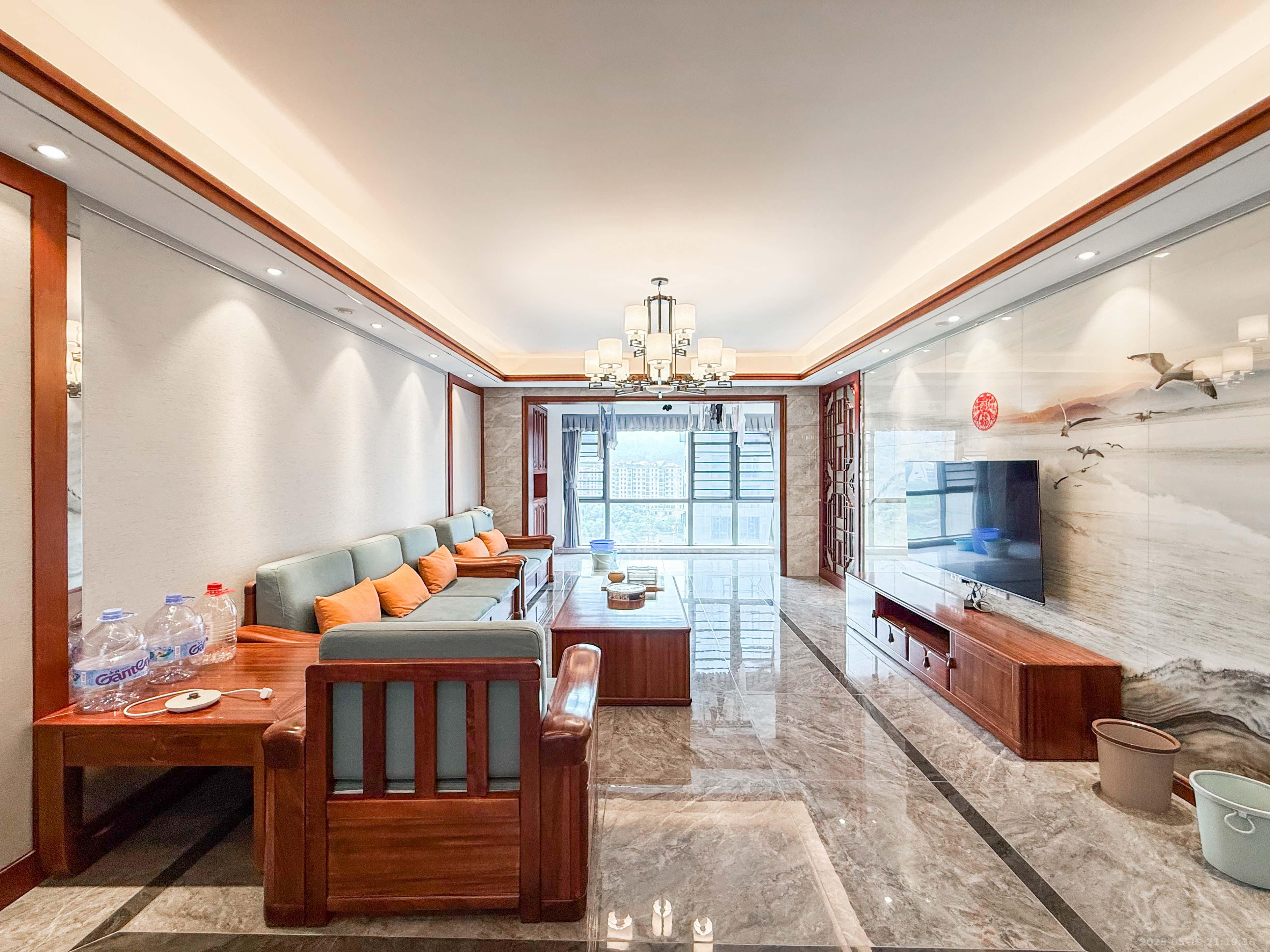 恩瑞御西湖  4室2厅2卫    310.0万 恩瑞御西湖  4室2厅2卫    310.0万