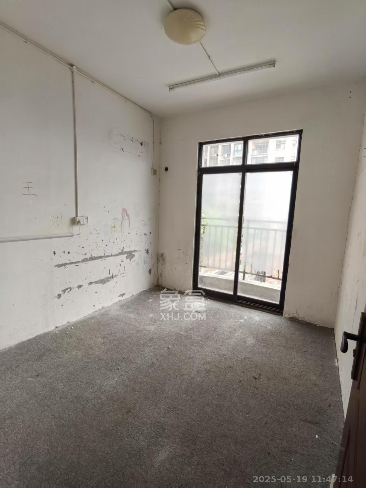 康桥长郡 4室2厅2卫 1400.0元/月 康桥长郡 4室2厅2卫 1400.0元/月室内图