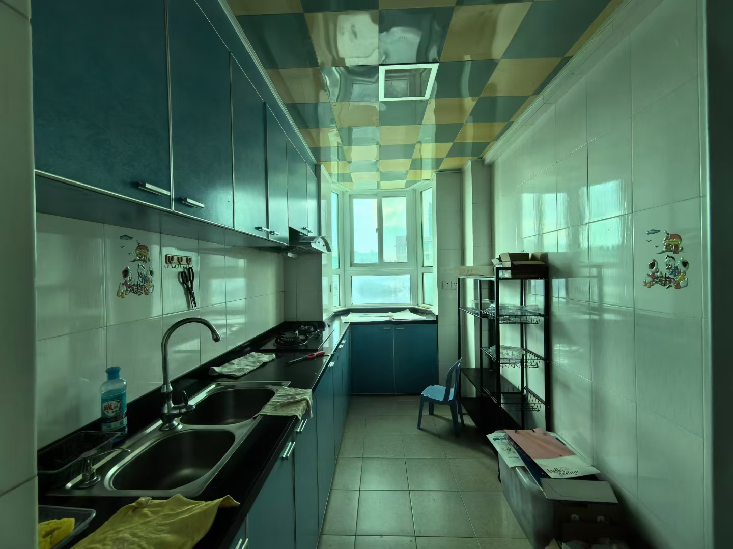 天上人间  3室2厅2卫    150.0万 天上人间  3室2厅2卫    150.0万客厅