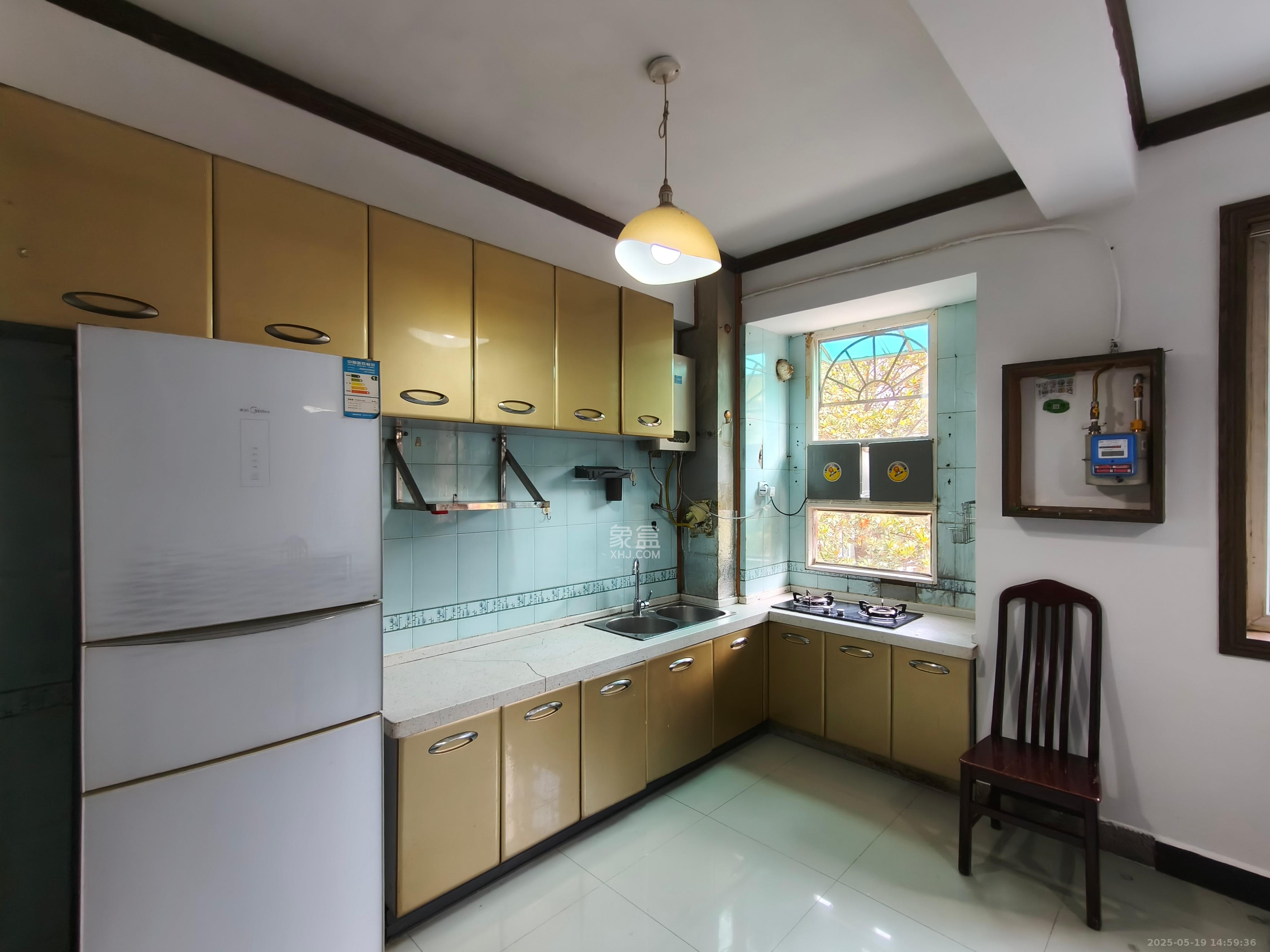 湖开小区（湖南开关厂宿舍）/南大桥社区  3室2厅2卫   2000.00元/月室内图