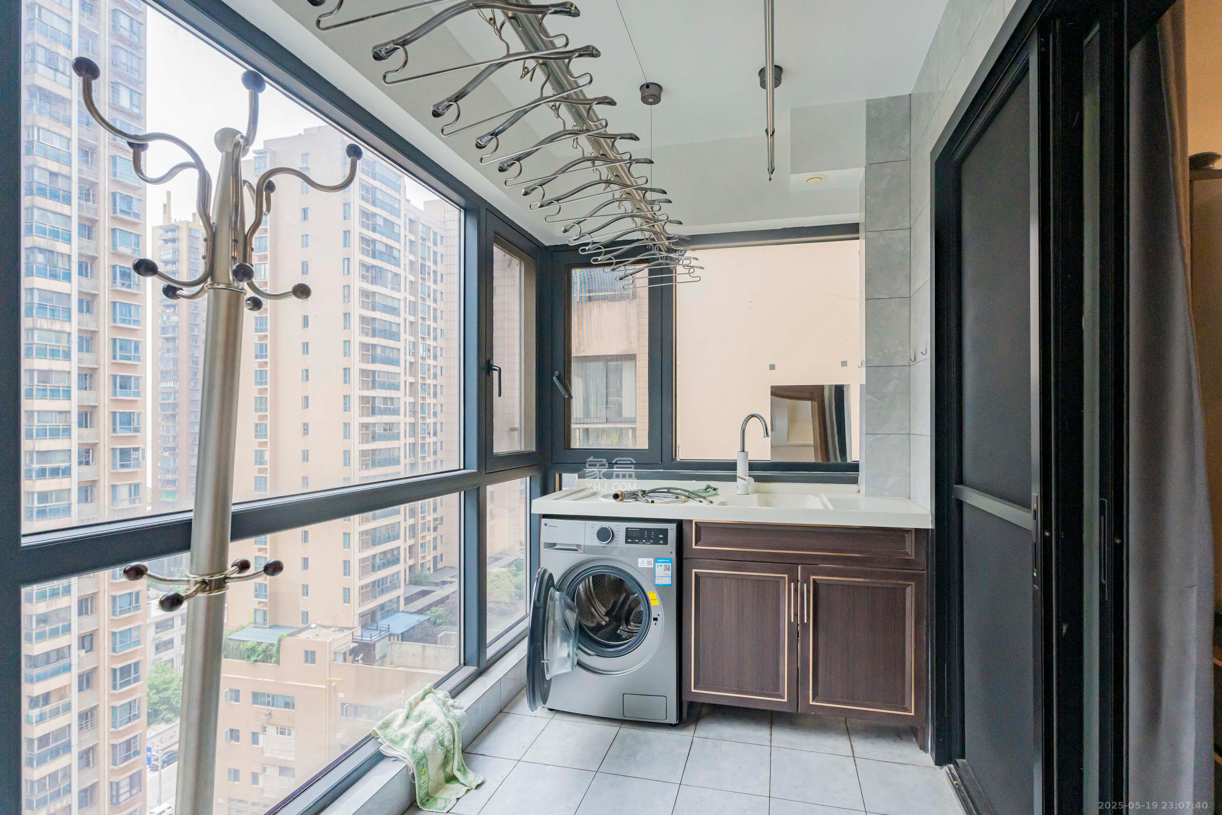 凯乐国际城 2室1厅1卫 103.0万 凯乐国际城 2室1厅1卫 103.0万阳台