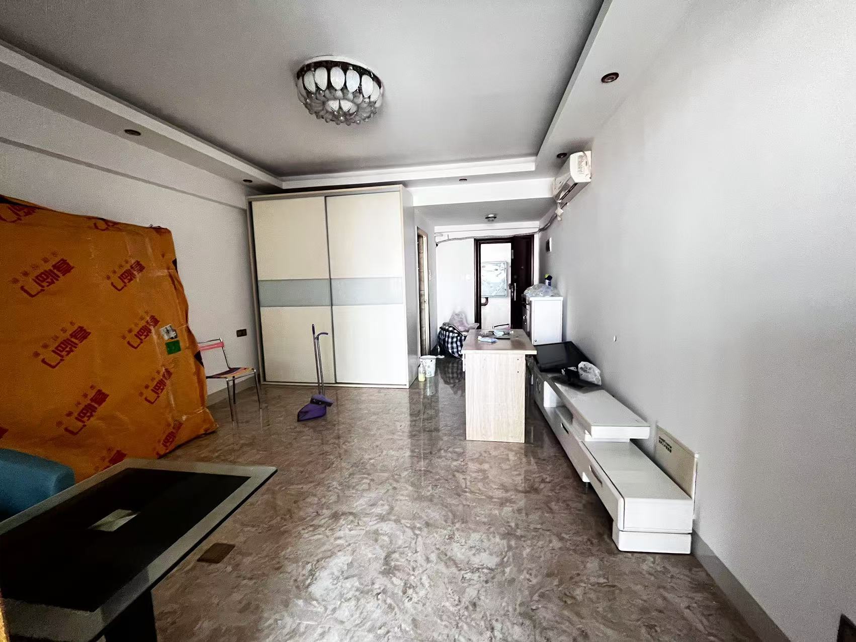 龙泰熙城 1室1厅1卫 1000.0元/月 龙泰熙城 1室1厅1卫 1000.0元/月室内图