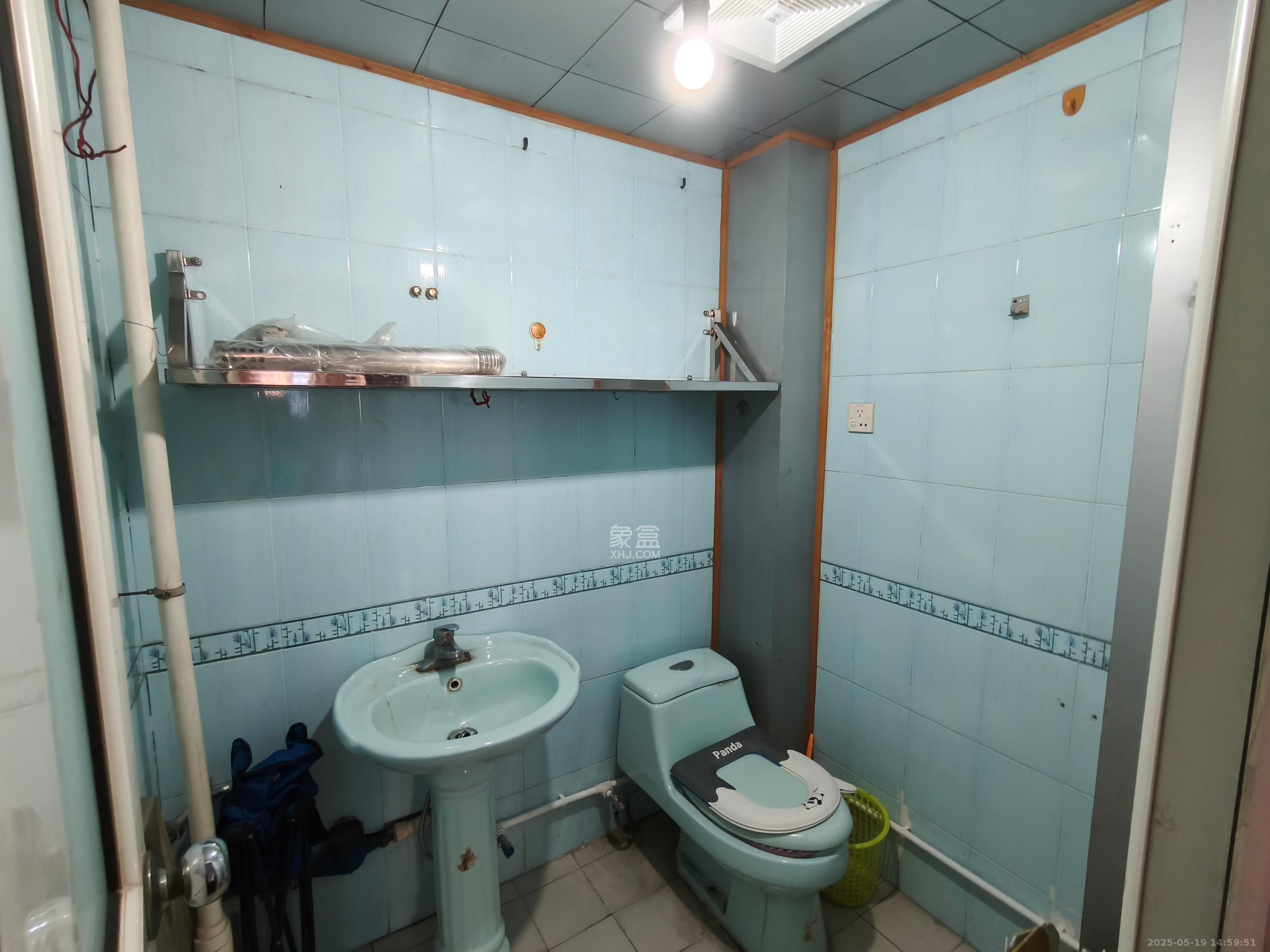 湖开小区（湖南开关厂宿舍）/南大桥社区  3室2厅2卫   2000.00元/月室内图