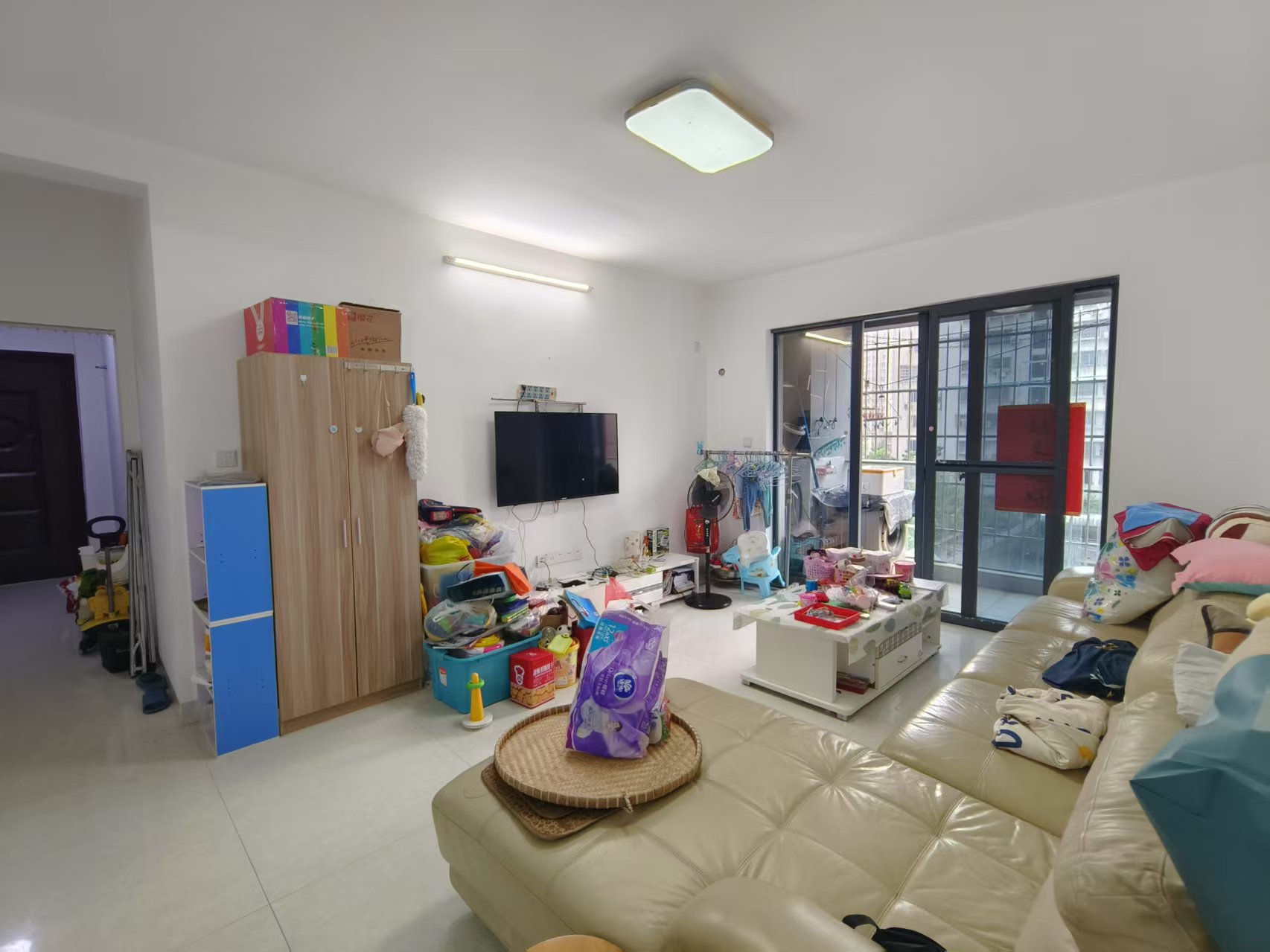 水晶城 3室2厅2卫 2800.0元/月 水晶城 3室2厅2卫 2800.0元/月室内图