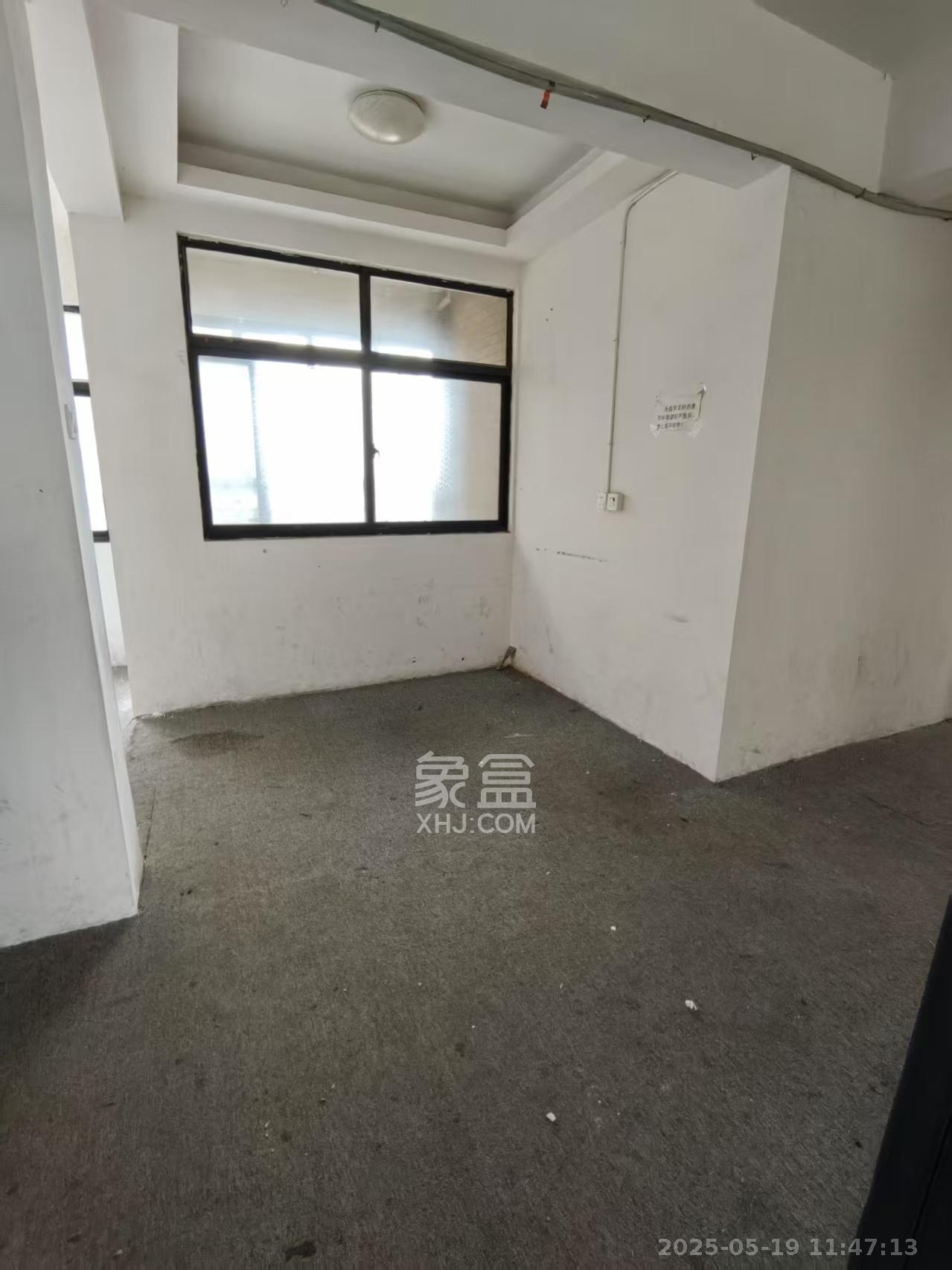 康桥长郡 4室2厅2卫 1400.0元/月 康桥长郡 4室2厅2卫 1400.0元/月室内图