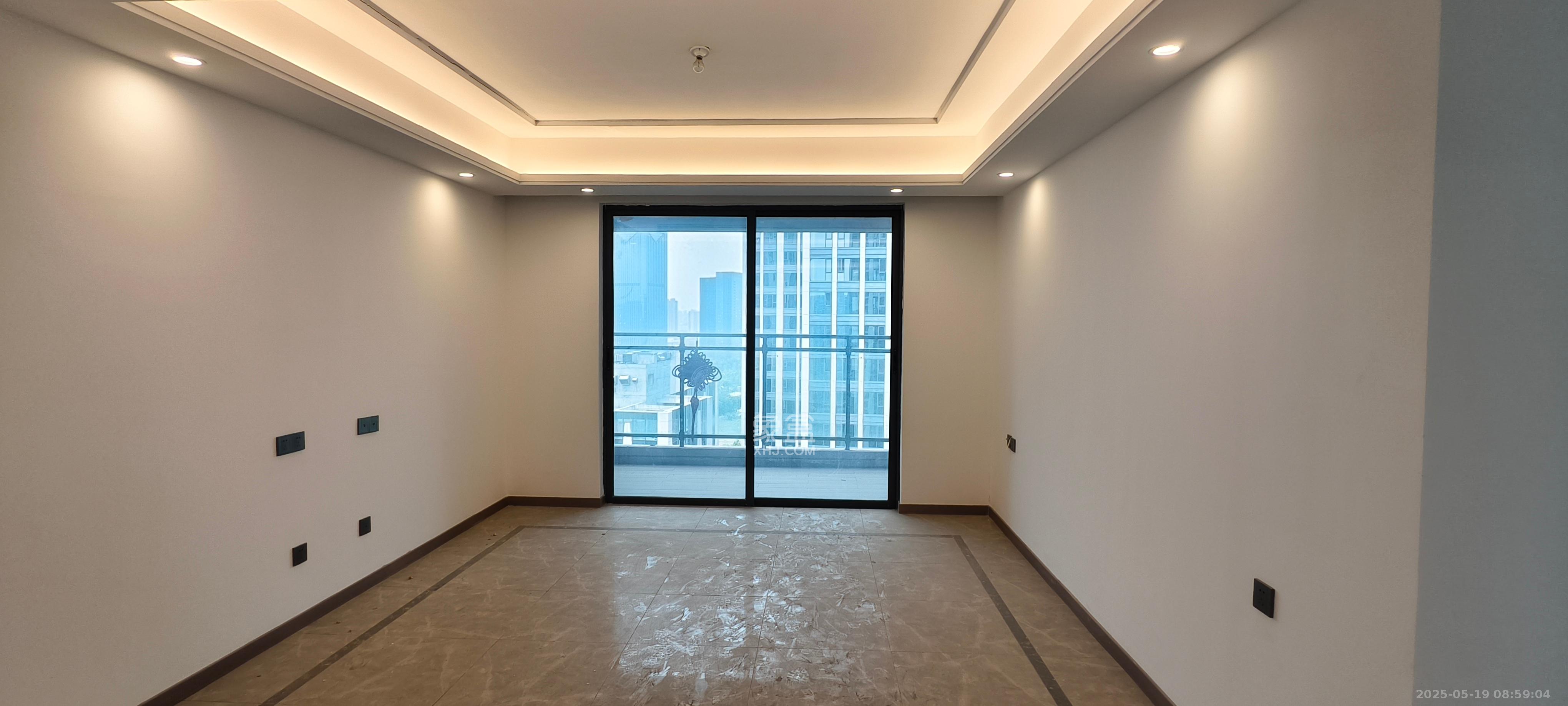 绿地V岛  1室0厅0卫   4000.00元/月室内图