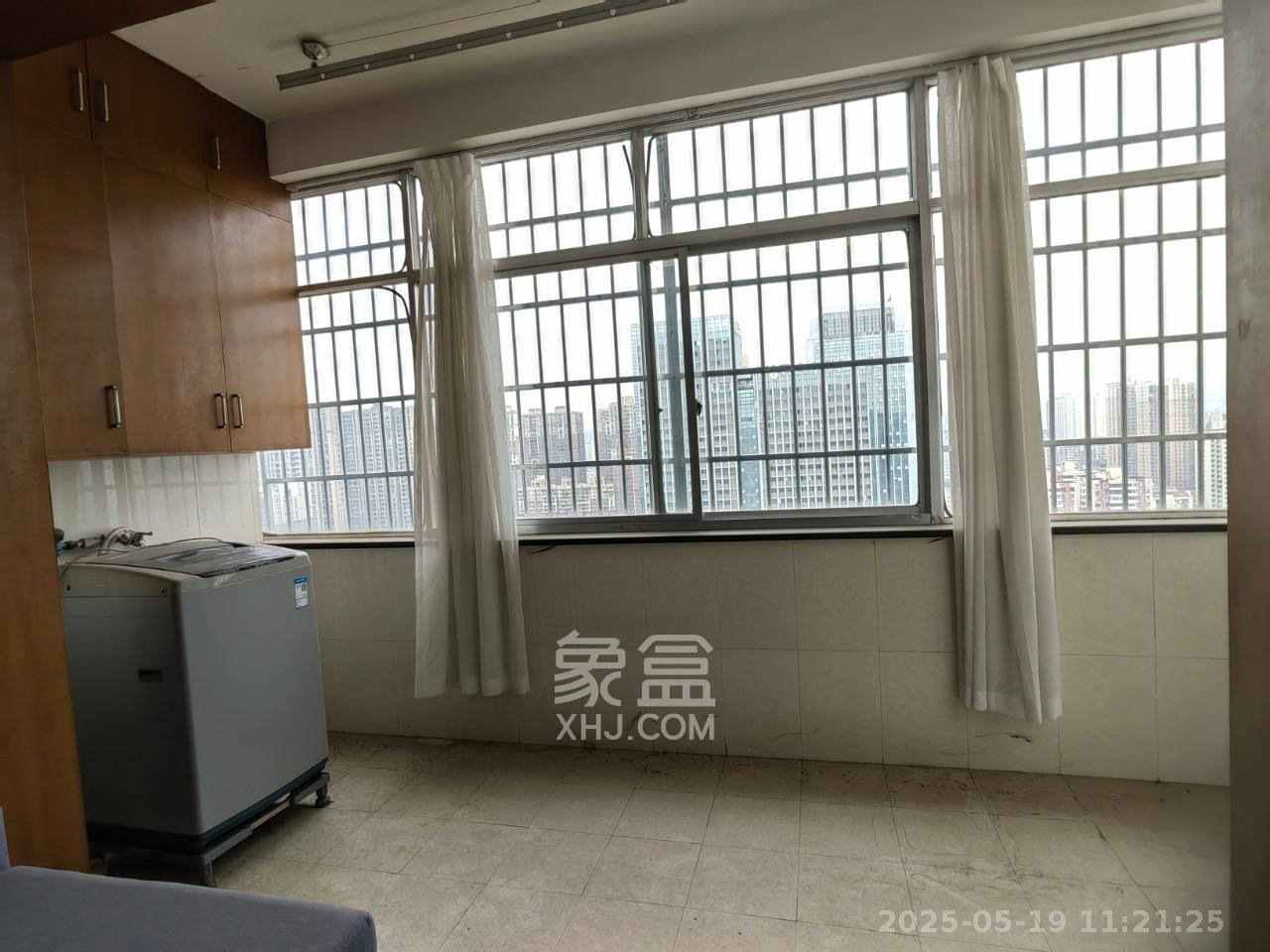 雄踞都市东家  3室2厅2卫    2600.0元/月室内图