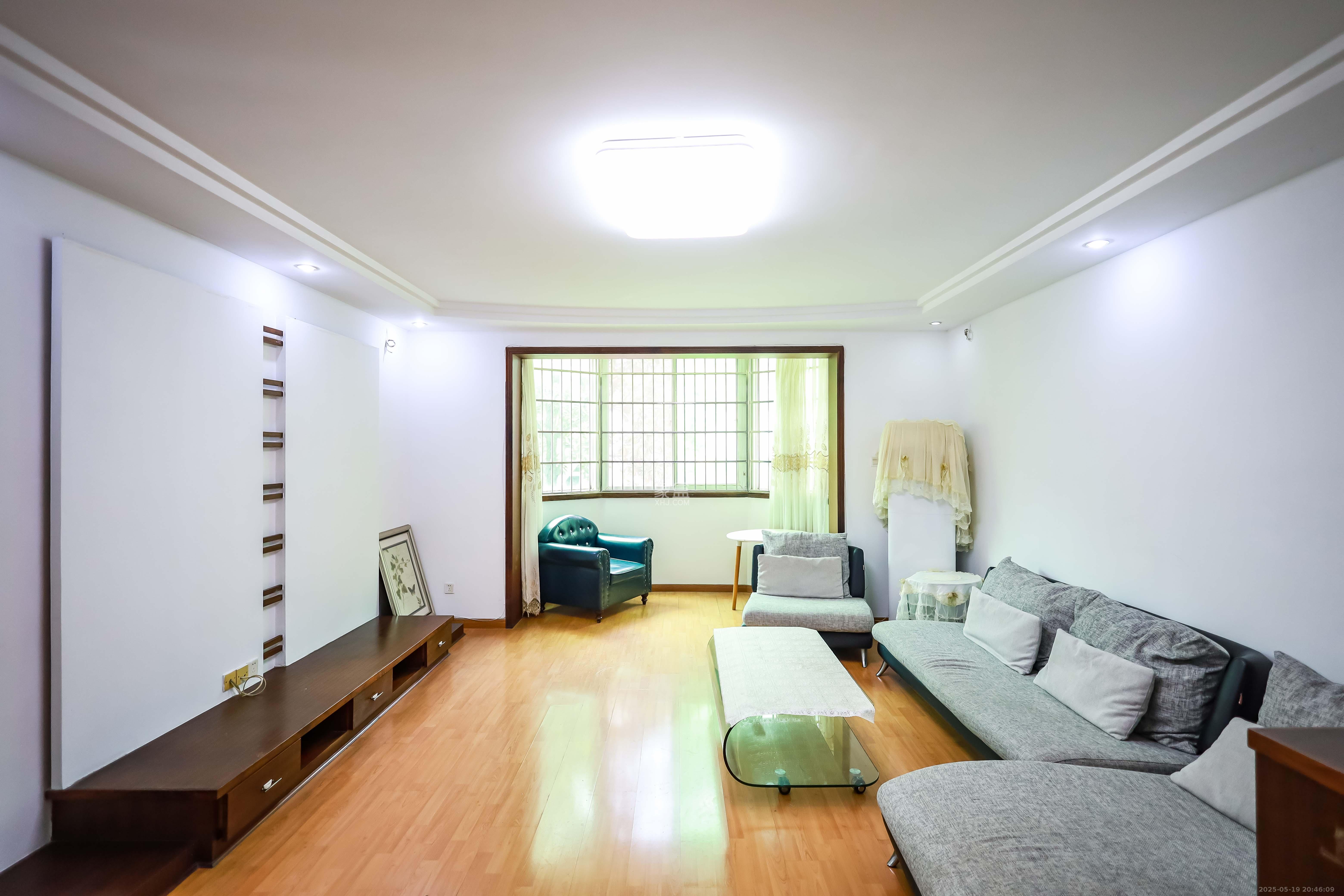 咸嘉新村嘉旺苑  3室1厅2卫    106.0万 咸嘉新村嘉旺苑  3室1厅2卫    106.0万