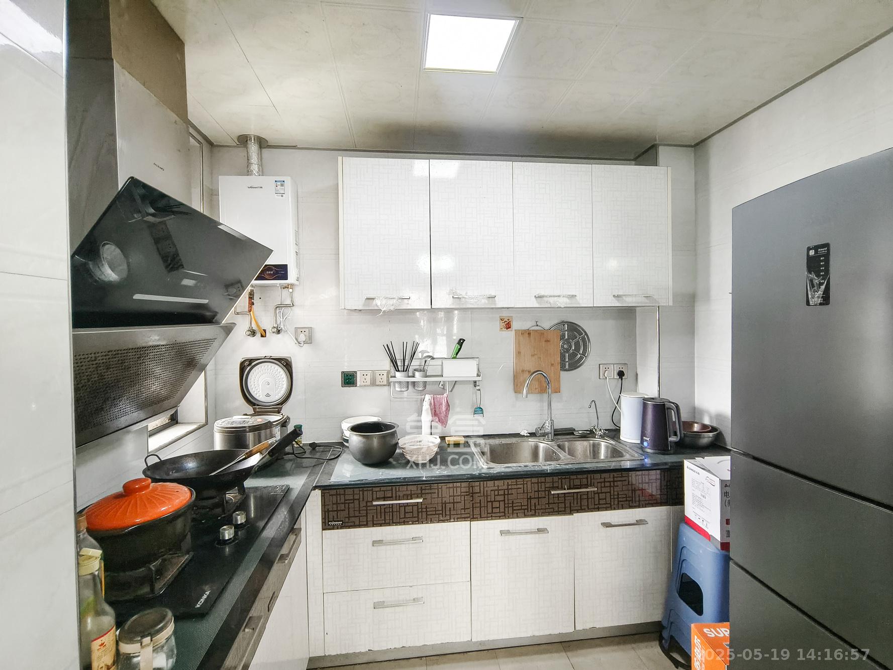 盛地尊域 3室2厅1卫 57.8万 盛地尊域 3室2厅1卫 57.8万厨房