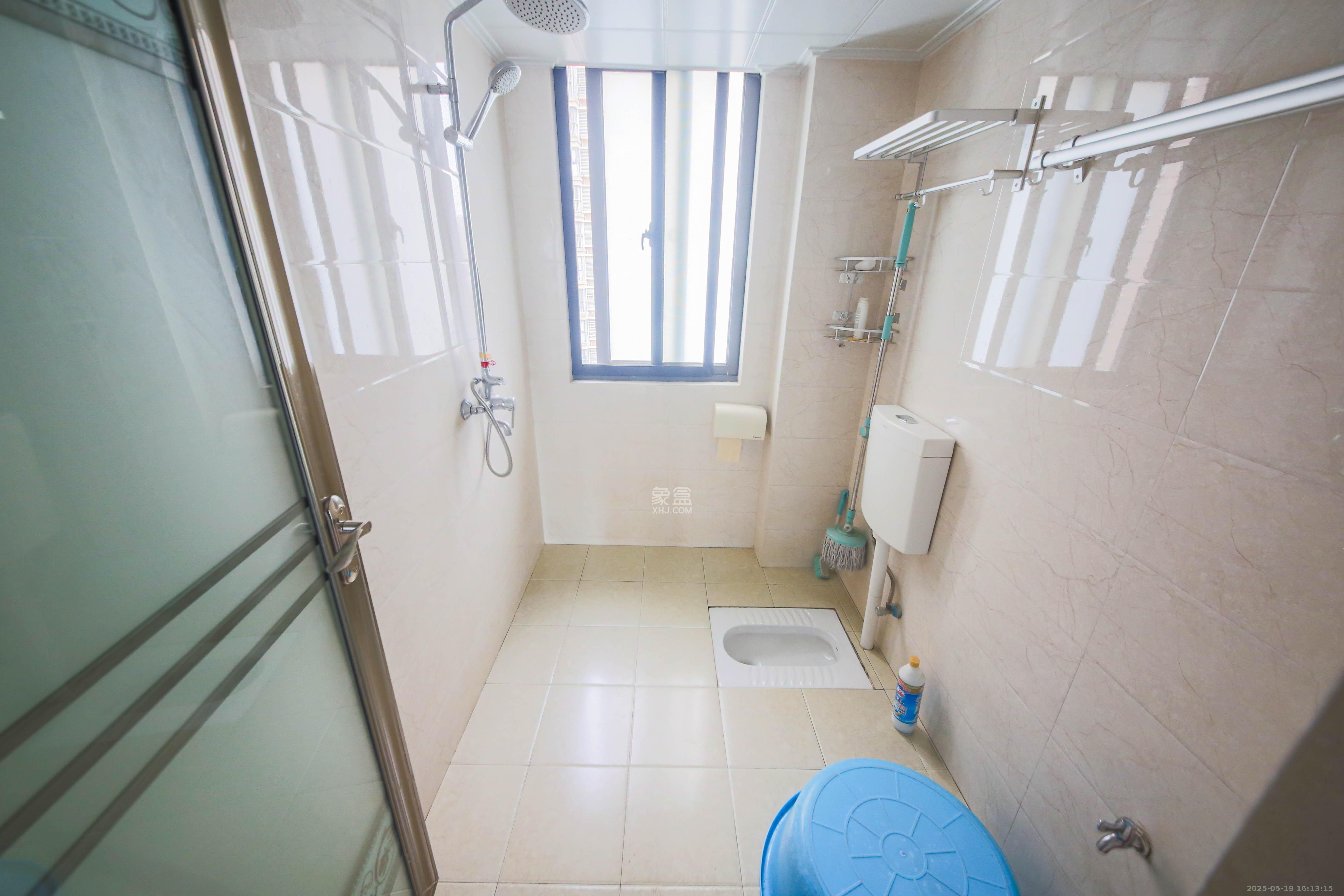 鑫远御文台一期 4室2厅2卫 130.0万 鑫远御文台一期 4室2厅2卫 130.0万卫生间