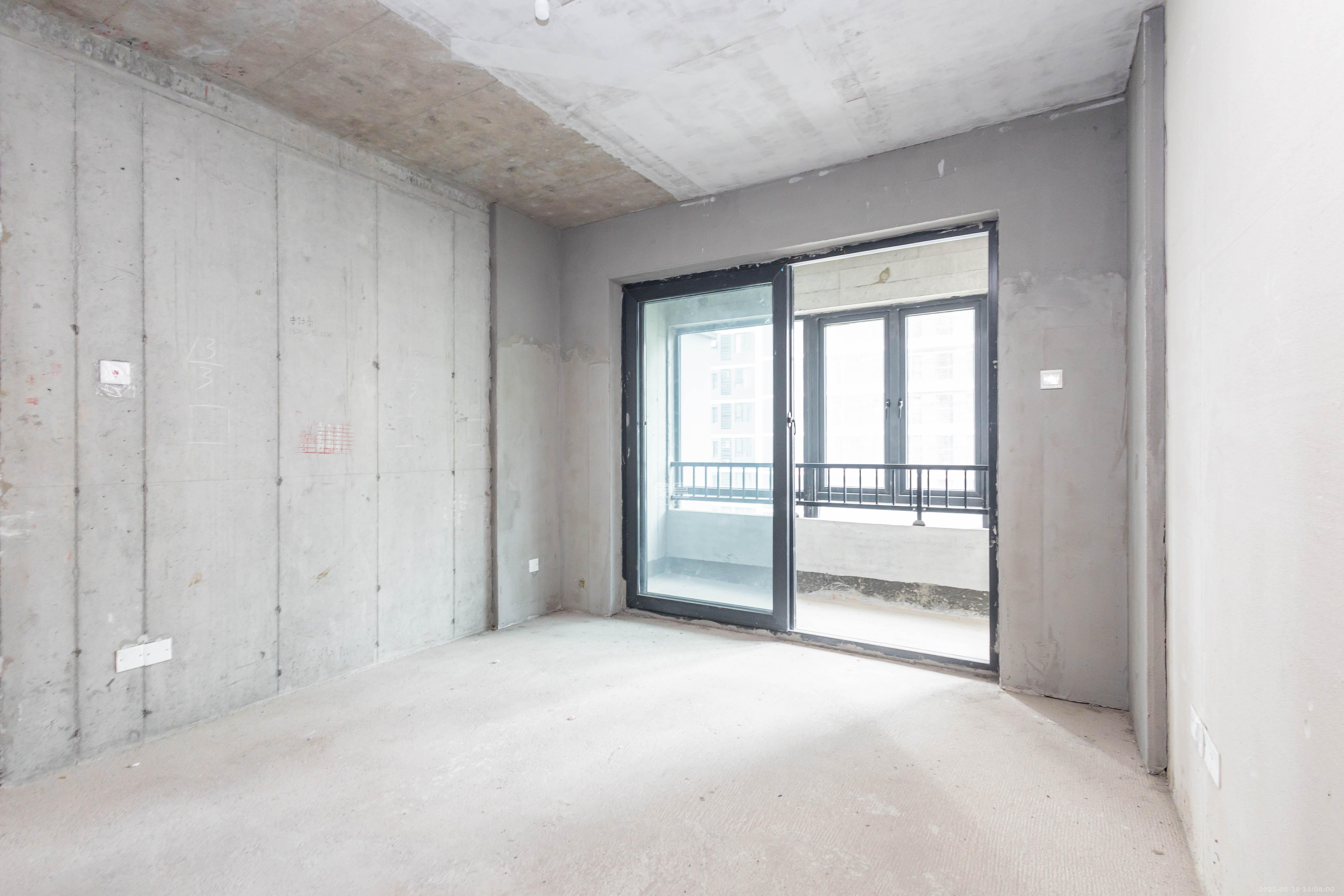 华远碧桂园海蓝城二期  3室2厅2卫    59.0万 华远碧桂园海蓝城二期  3室2厅2卫    59.0万客厅