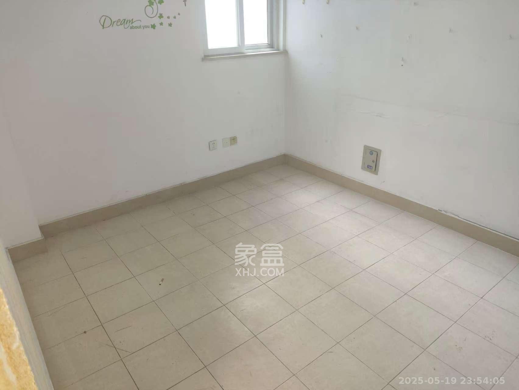 巧克力空间(建鸿达现代大厦) 1室1厅1卫 2000.0元/月 巧克力空间(建鸿达现代大厦) 1室1厅1卫 2000.0元/月室内图