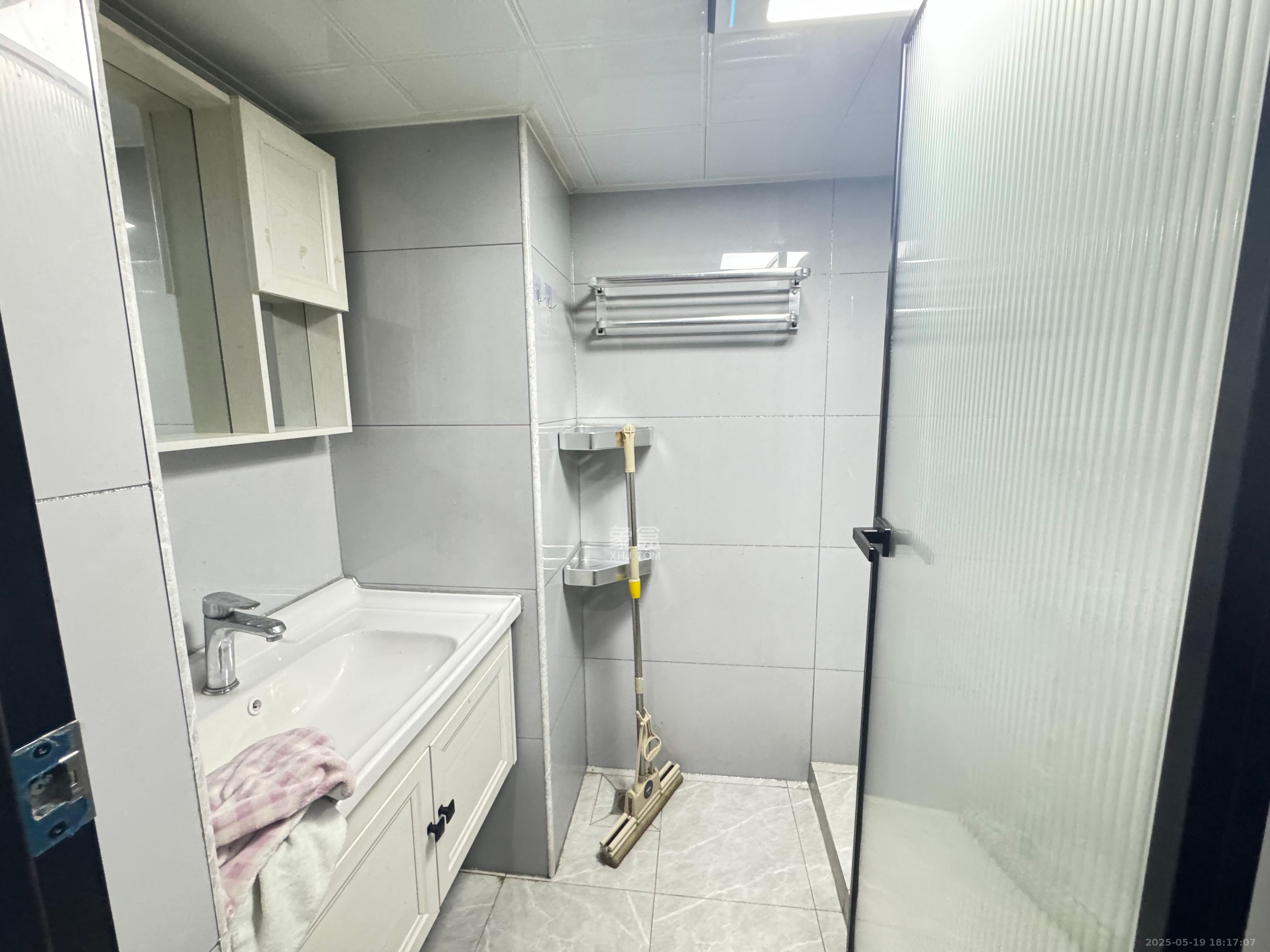 爱家当代境  2室1厅1卫   2300.00元/月室内图