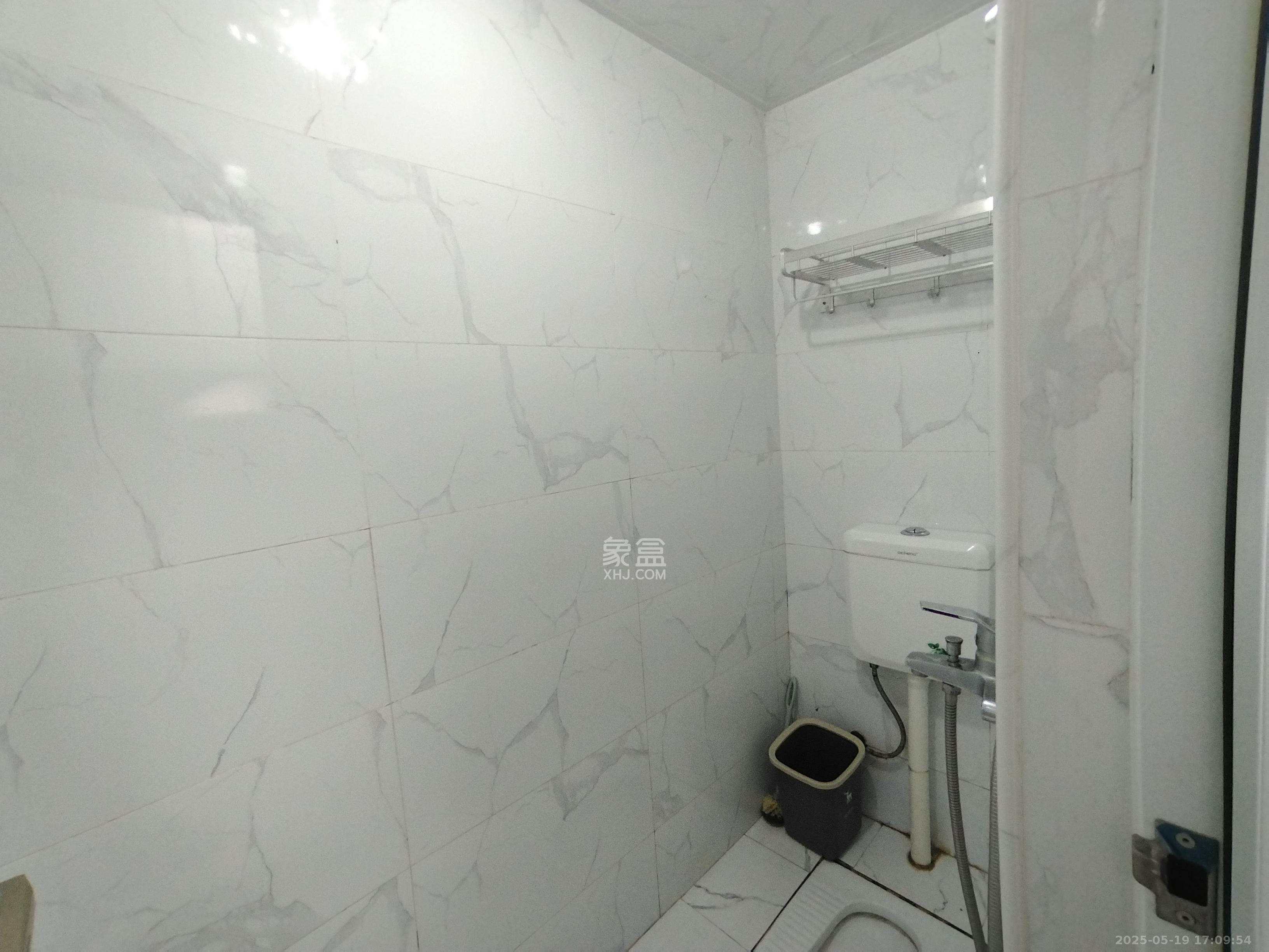 城南郡  1室2厅1卫   1200.00元/月室内图