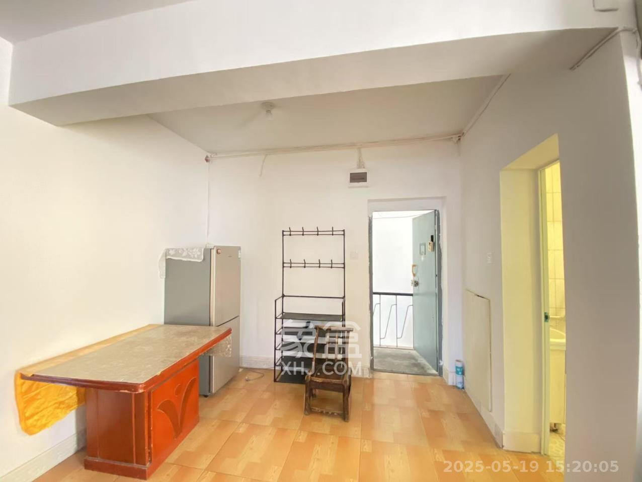 西湖路173号(原西湖大厦) 3室1厅1卫 1800.0元/月 西湖路173号(原西湖大厦) 3室1厅1卫 1800.0元/月室内图