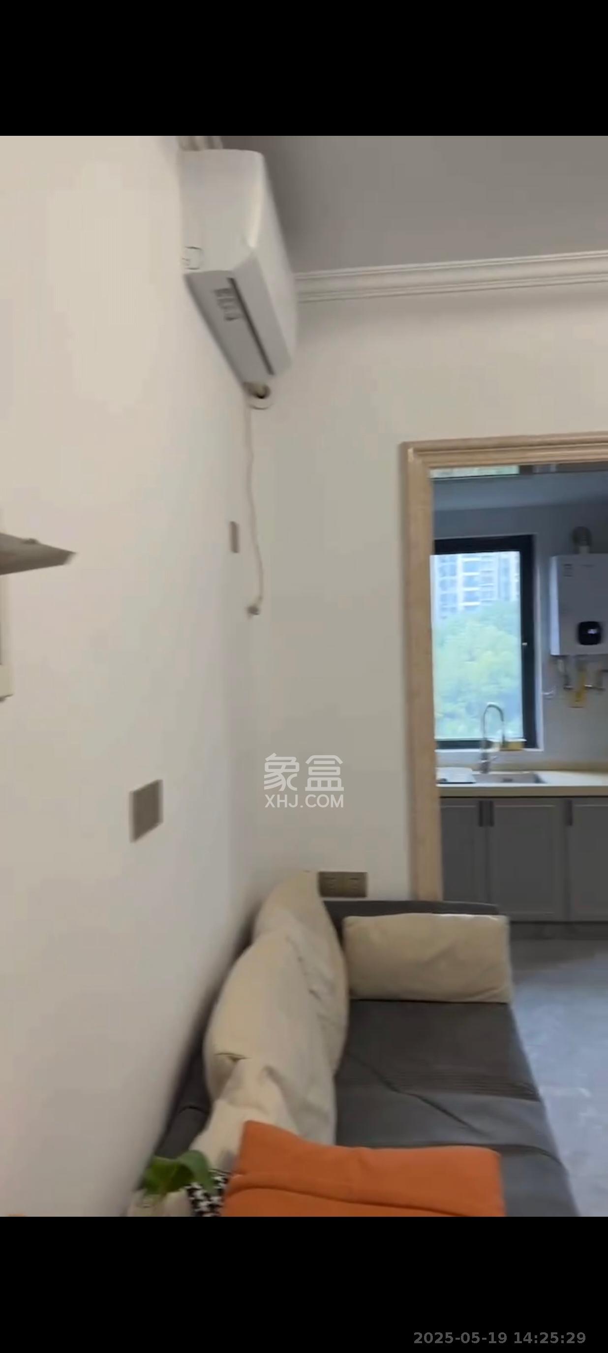 博林云栖  2室2厅1卫   2400.00元/月