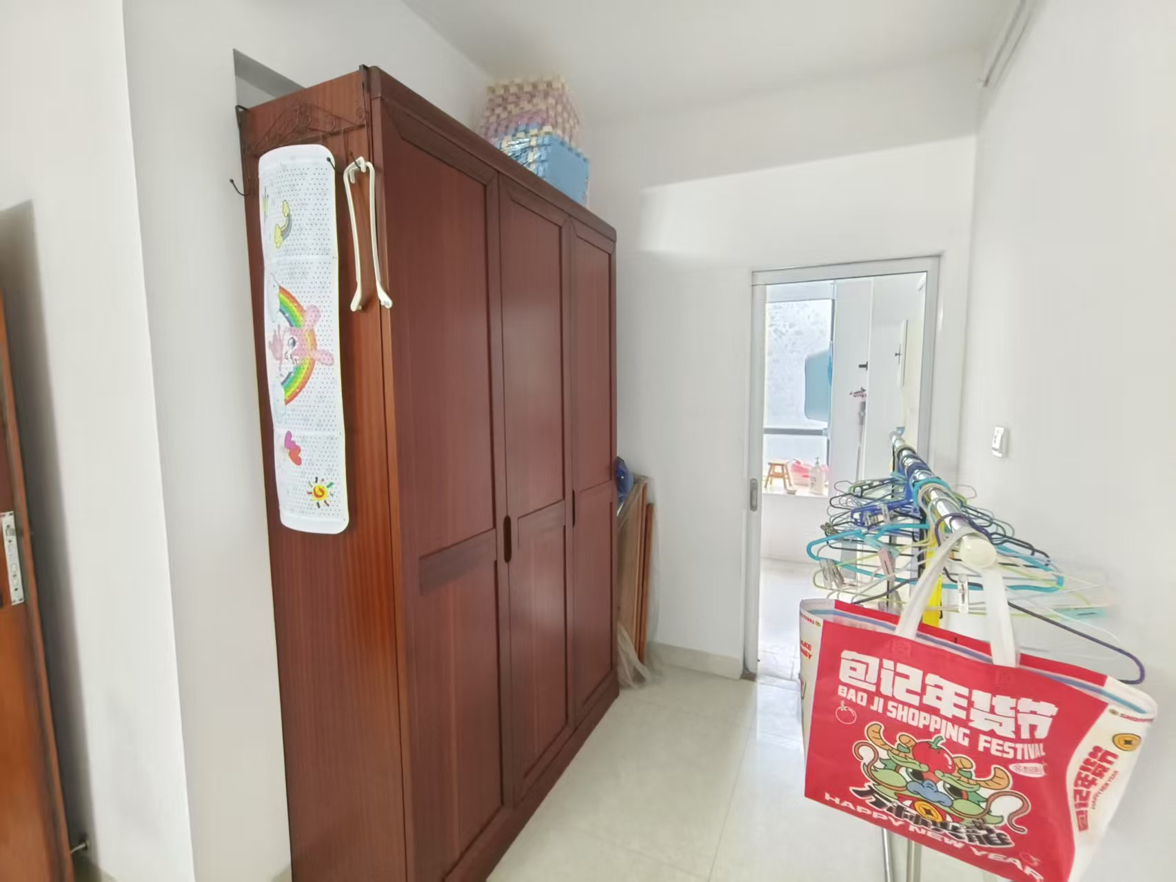 水晶城 3室2厅2卫 2800.0元/月 水晶城 3室2厅2卫 2800.0元/月室内图