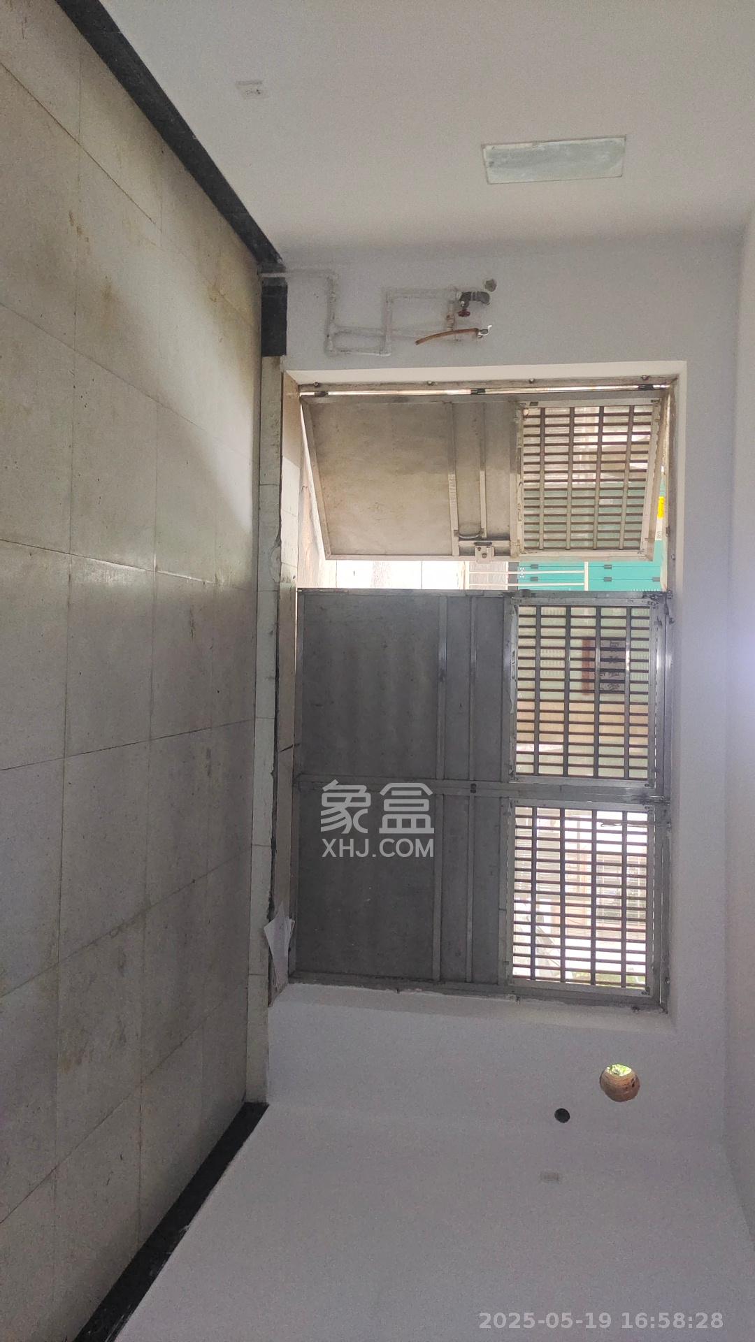 恩瑞麓山名园(龙王港小区) 1室0厅1卫 800.0元/月 恩瑞麓山名园(龙王港小区) 1室0厅1卫 800.0元/月室内图