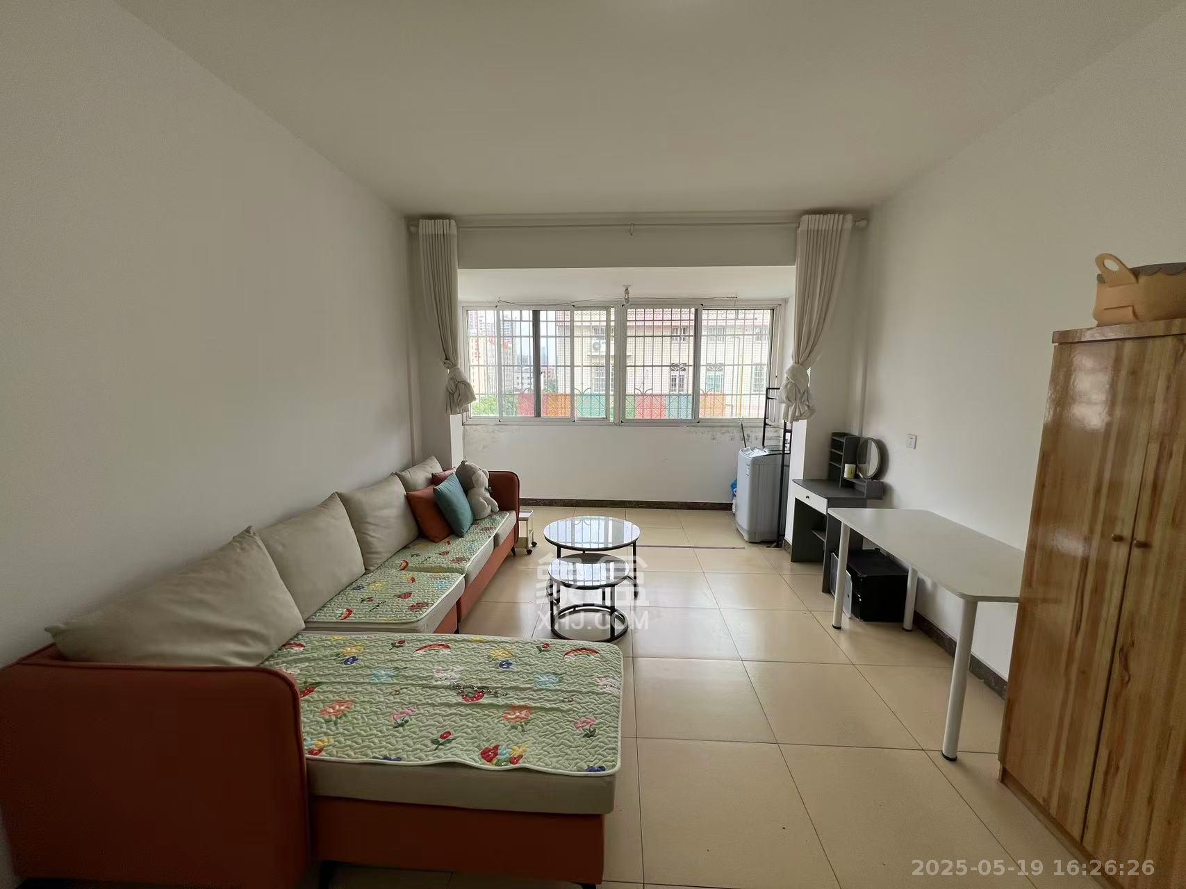 新桥家园  3室2厅1卫    1700.0元/月 新桥家园  3室2厅1卫    1700.0元/月