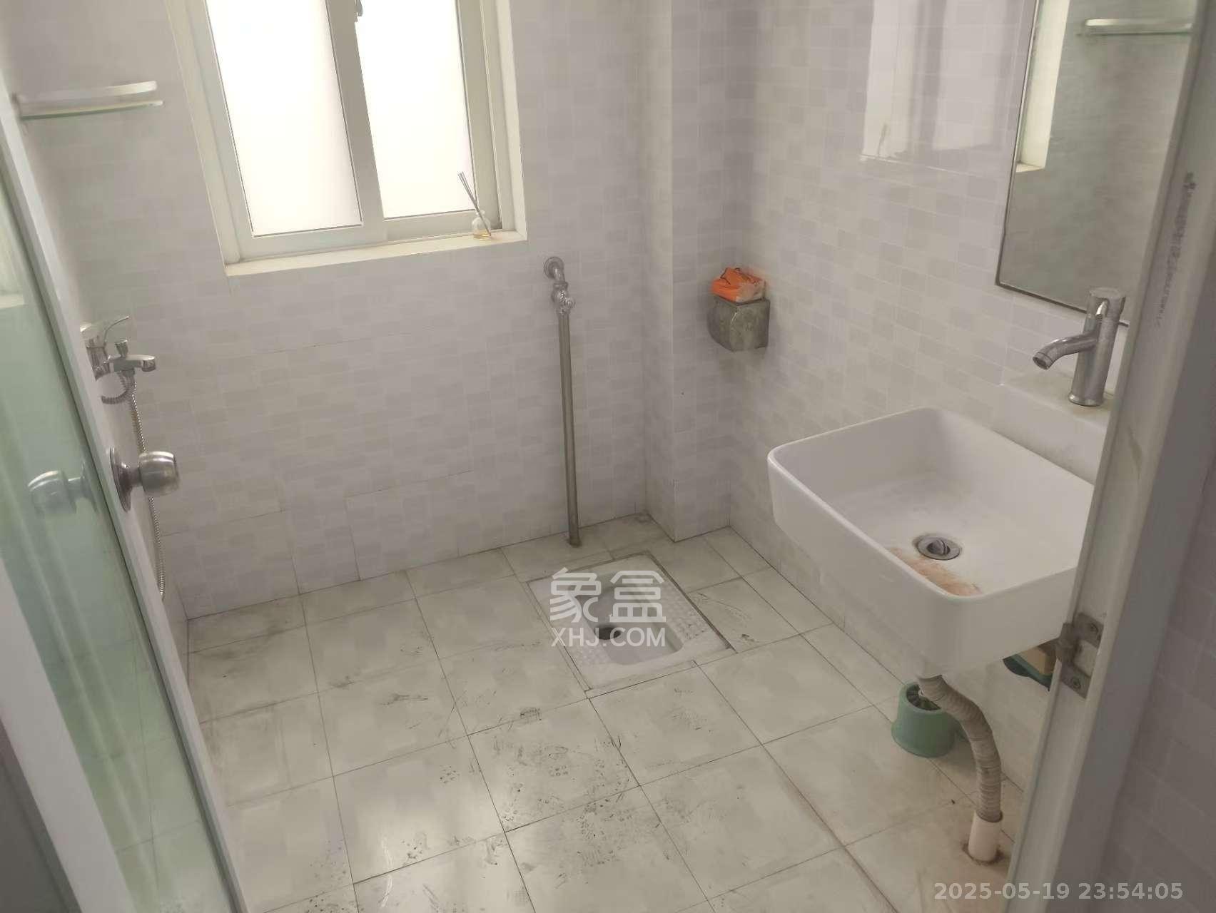 巧克力空间(建鸿达现代大厦) 1室1厅1卫 2000.0元/月 巧克力空间(建鸿达现代大厦) 1室1厅1卫 2000.0元/月室内图