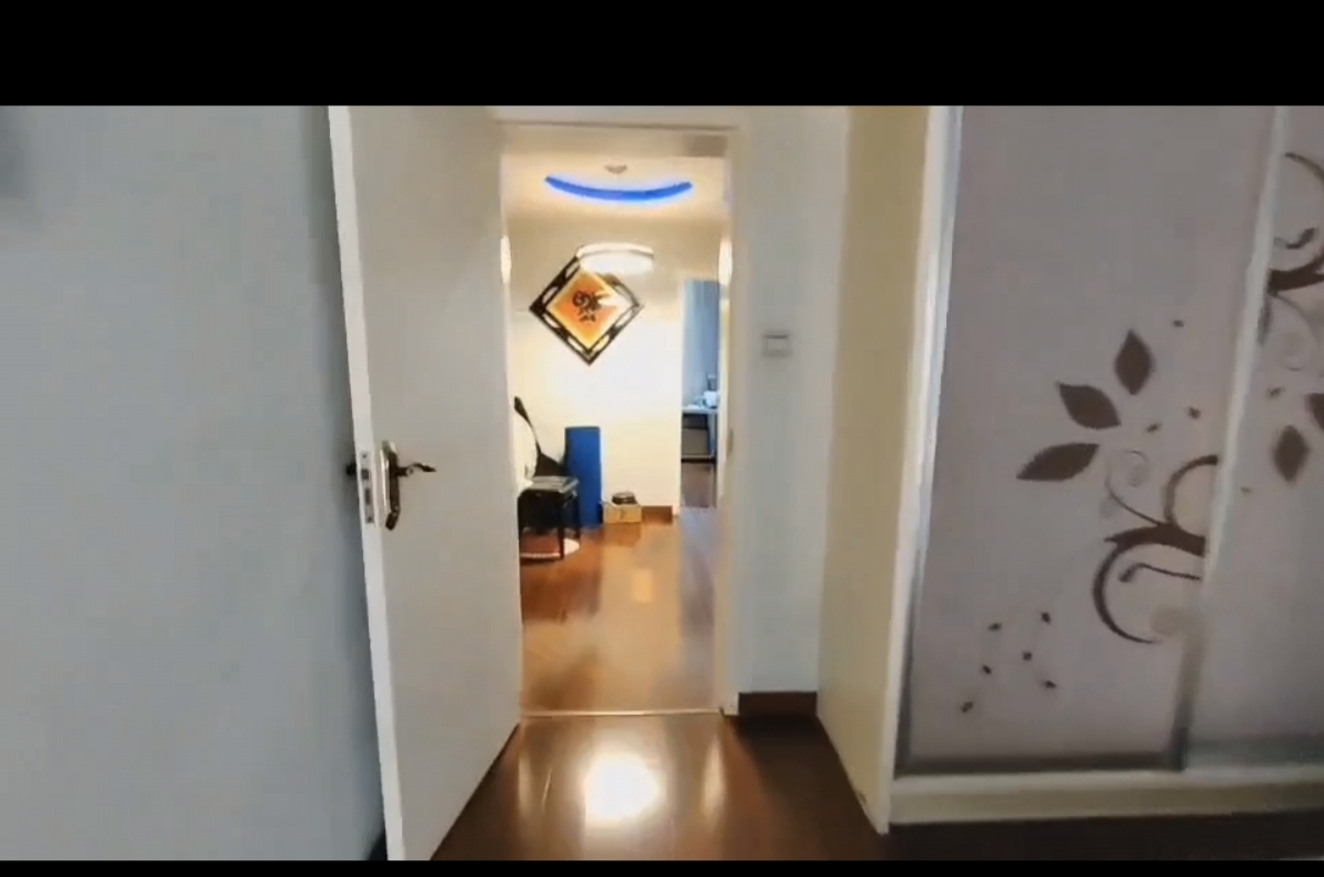 湘中园  1室0厅0卫    96.8万 湘中园  1室0厅0卫    96.8万客厅