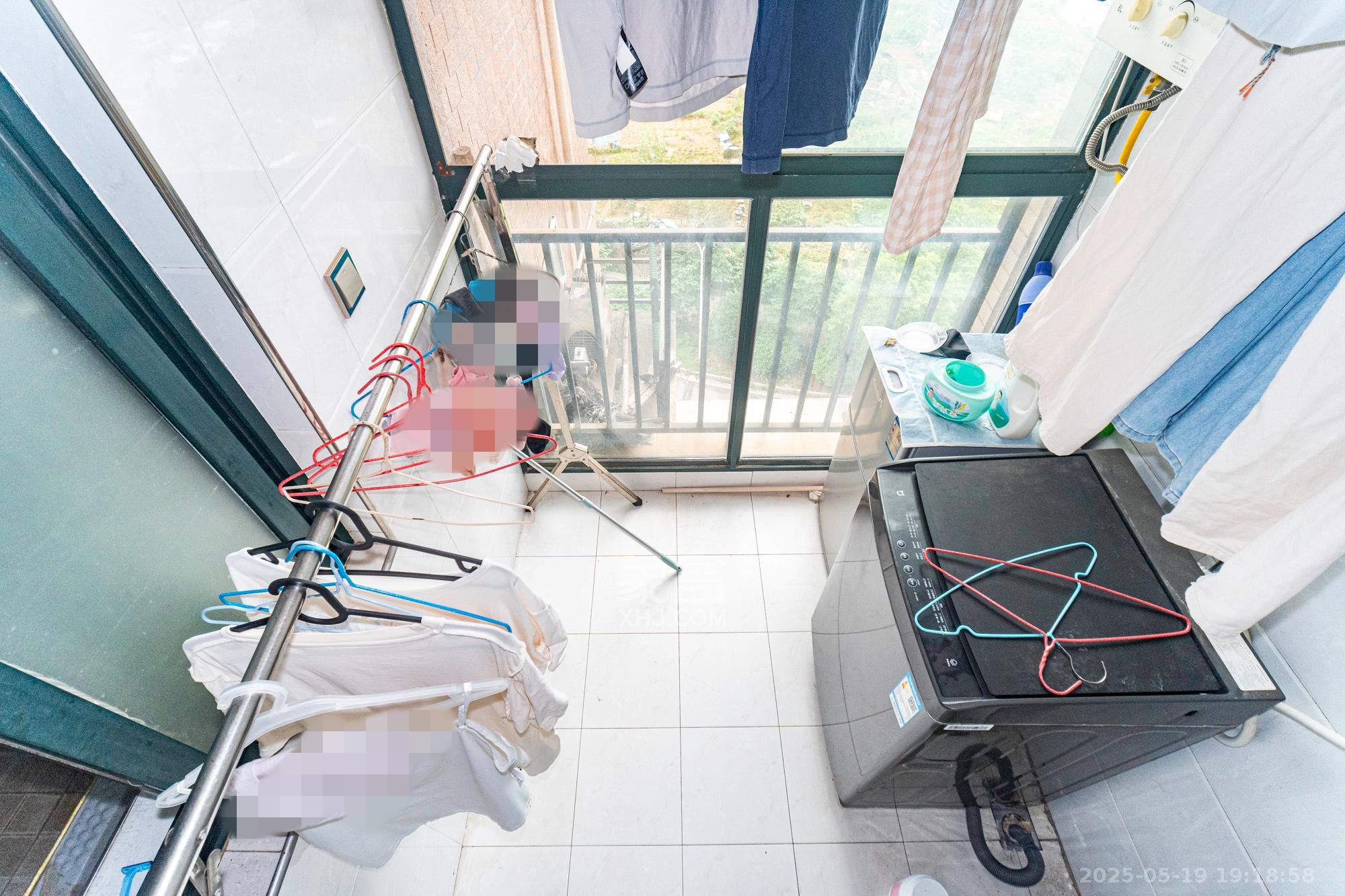 银盘鑫城 2室2厅1卫 49.80万 银盘鑫城 2室2厅1卫 49.80万阳台