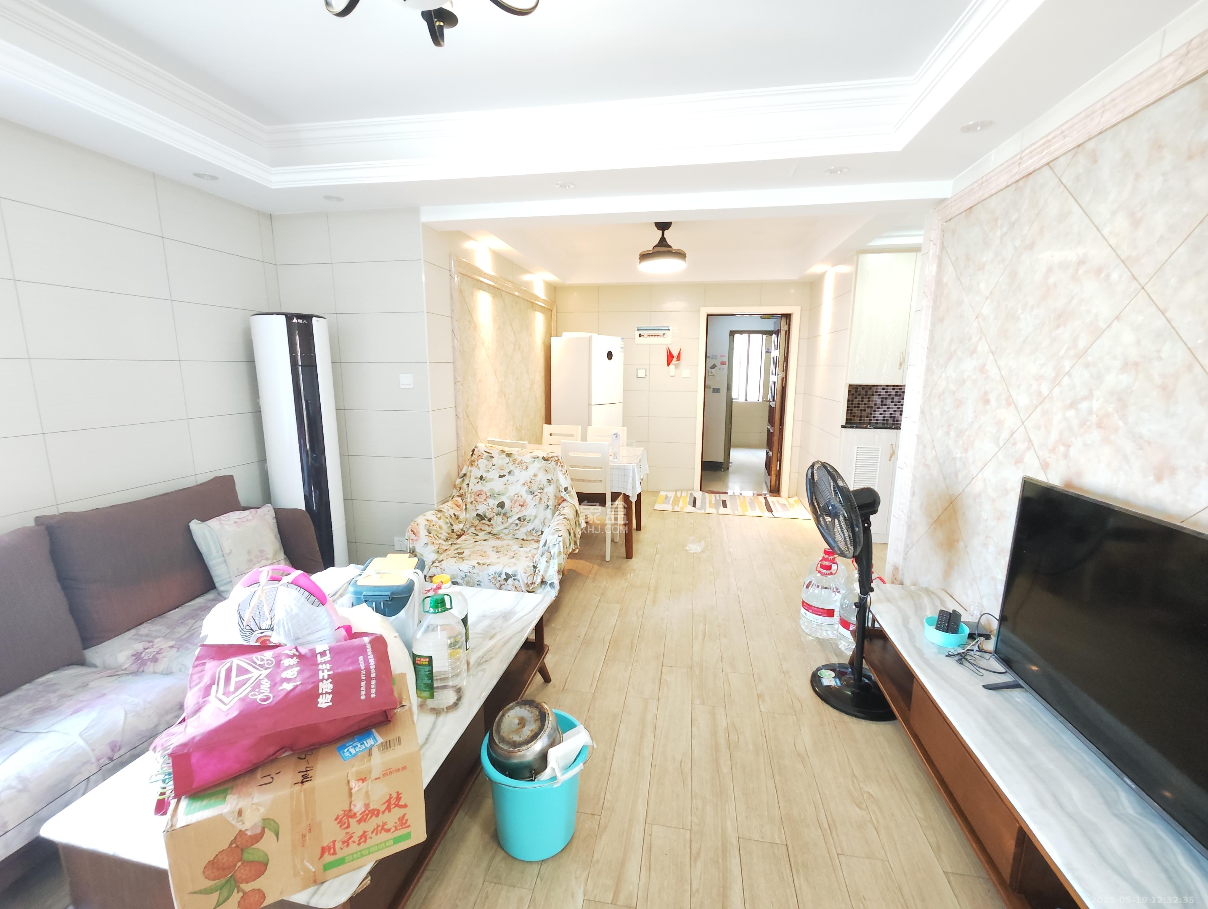 长房时代城 3室2厅1卫 2600.0元/月 长房时代城 3室2厅1卫 2600.0元/月室内图