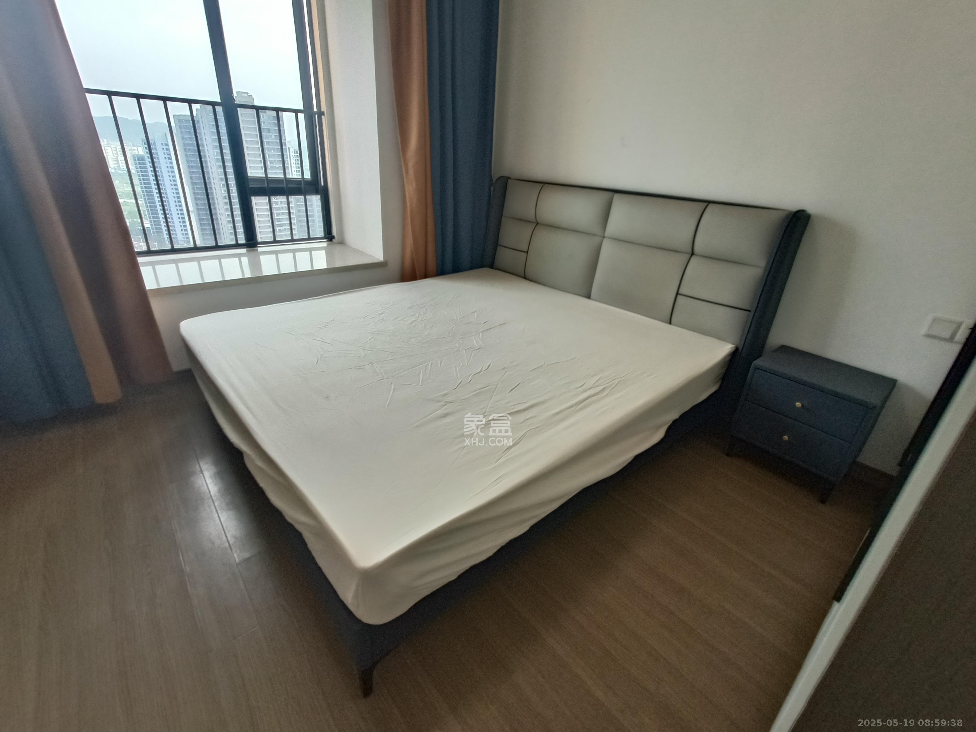 越秀亲爱里  4室2厅2卫   3200.00元/月室内图