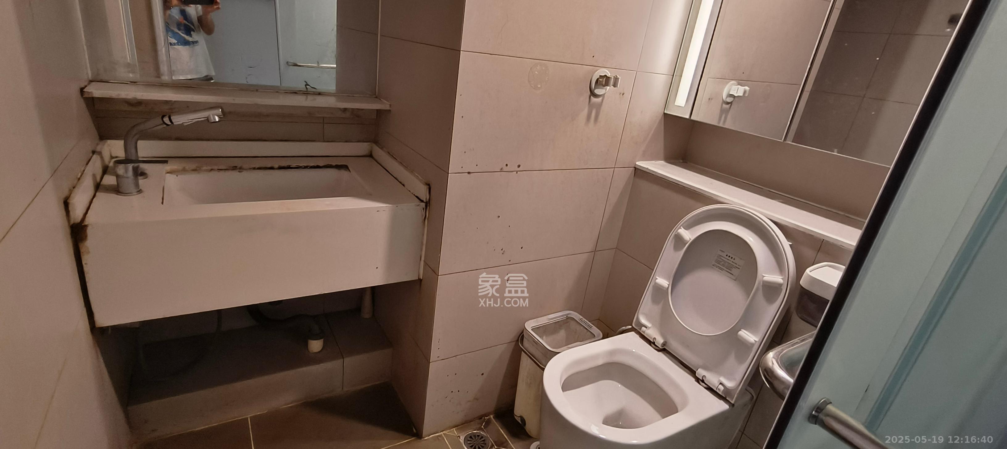 时代年华  2室1厅1卫    1500.0元/月室内图