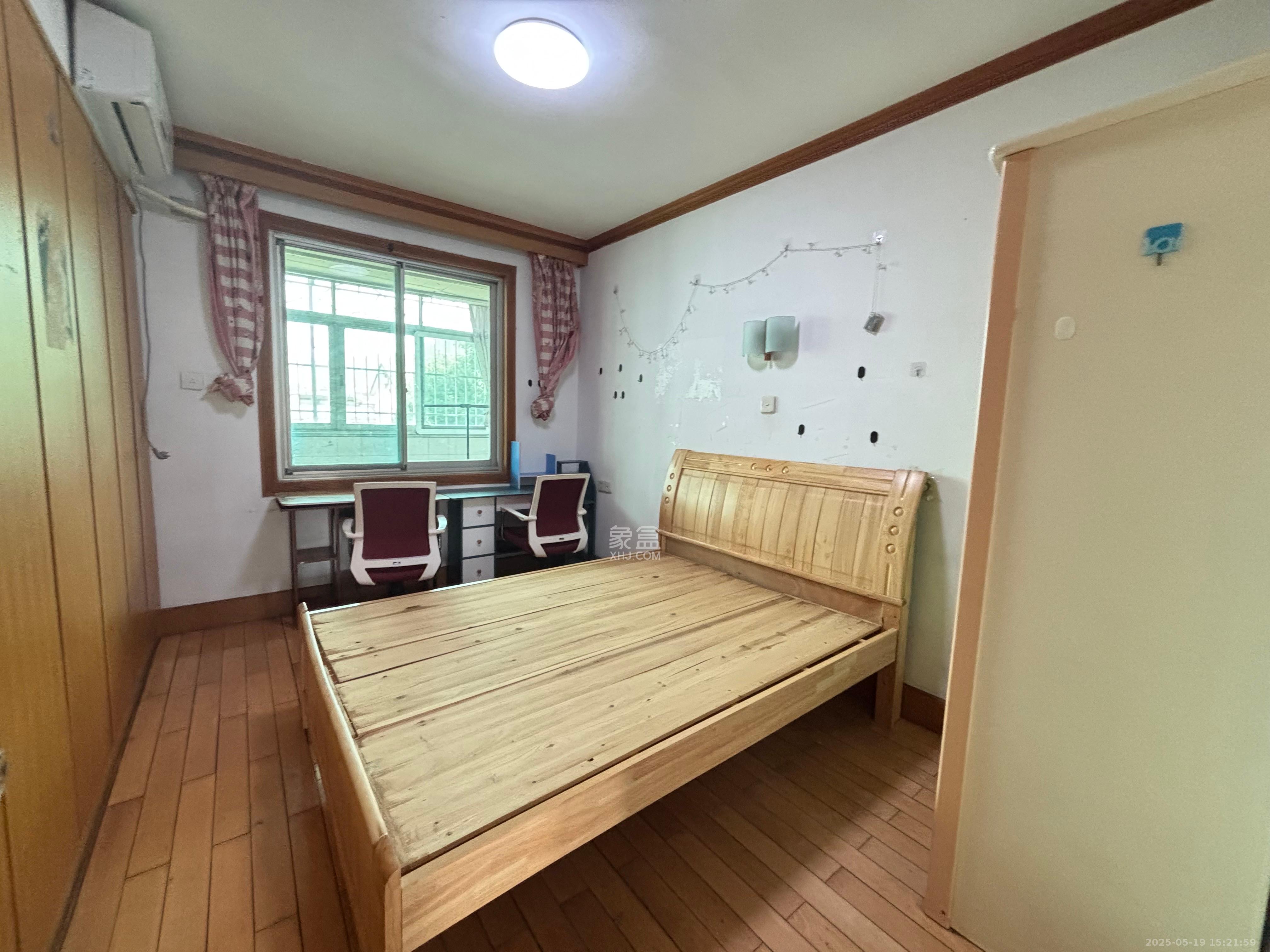 石油小区 3室1厅1卫 1800.0元/月 石油小区 3室1厅1卫 1800.0元/月室内图