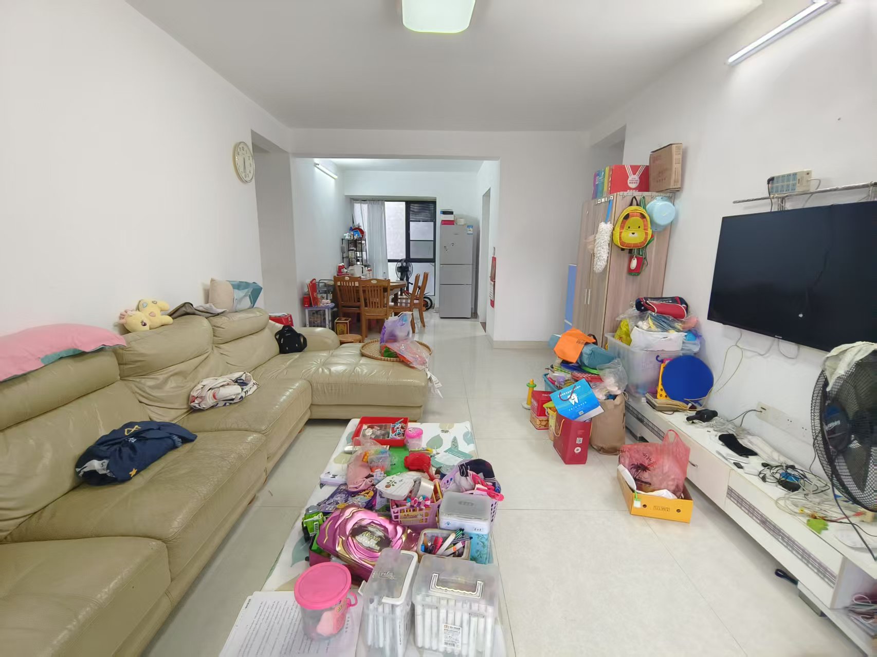 水晶城 3室2厅2卫 2800.0元/月 水晶城 3室2厅2卫 2800.0元/月室内图