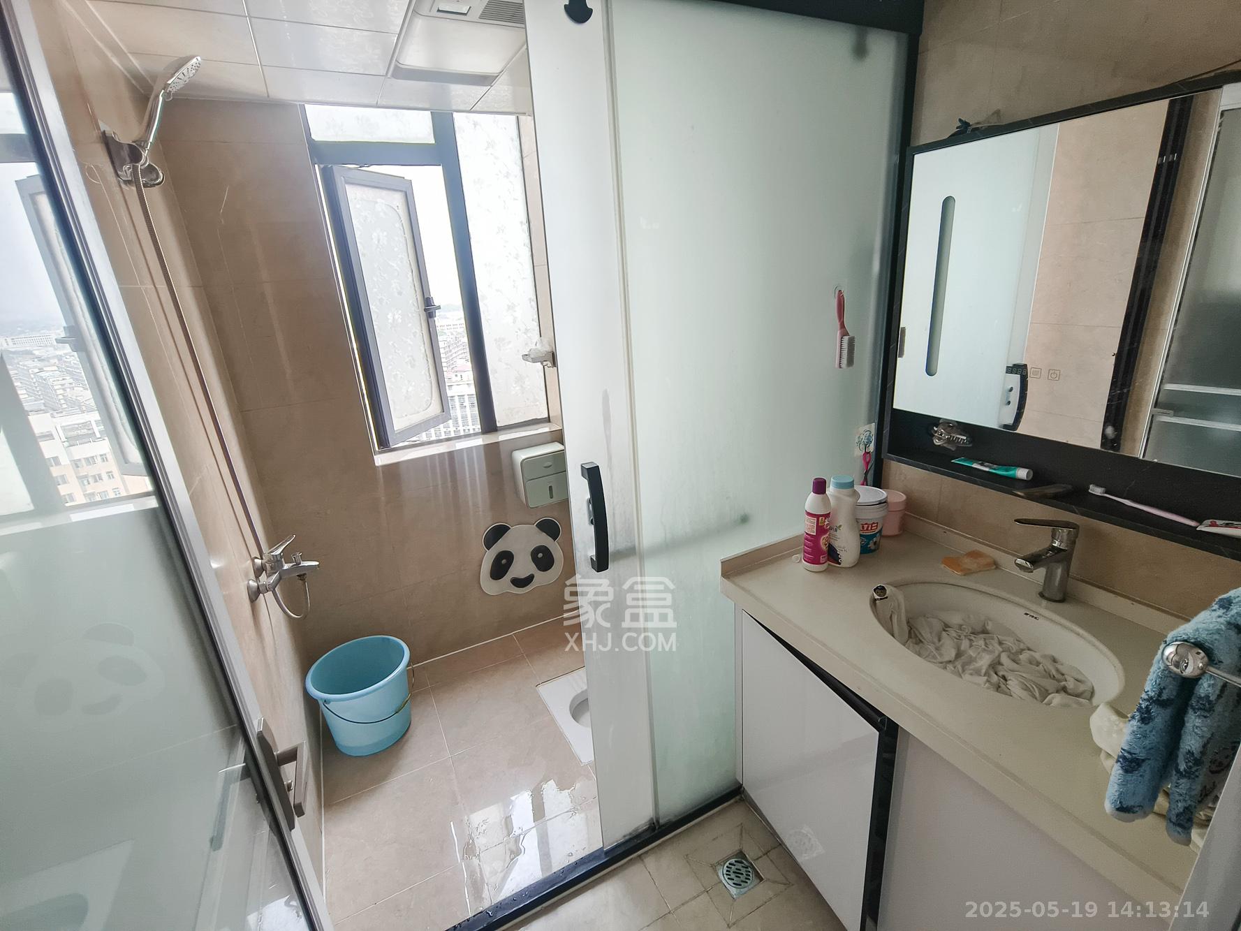 月亮湾草莓街区一、二期 4室2厅2卫 85.0万 月亮湾草莓街区一、二期 4室2厅2卫 85.0万卫生间