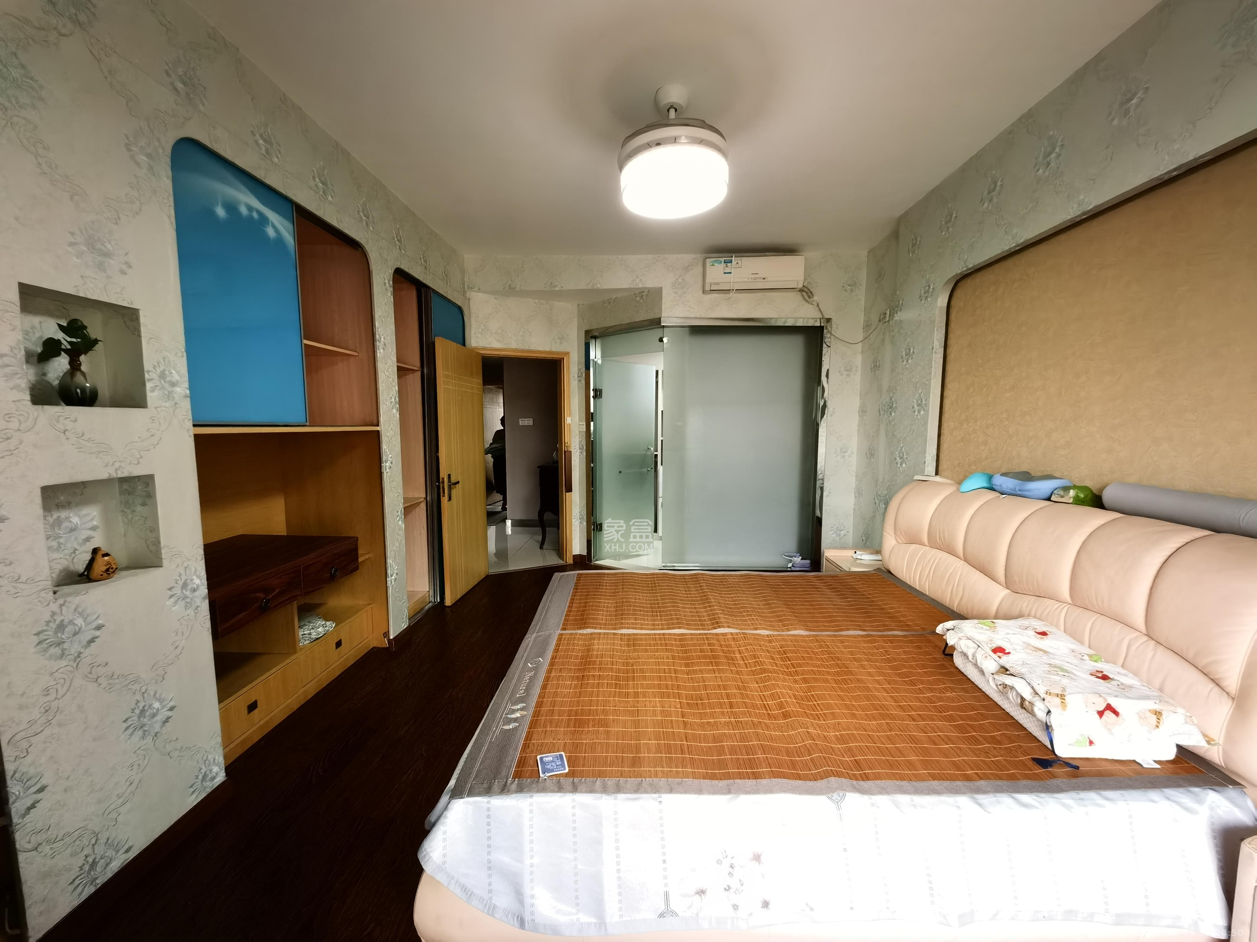 中城丽景香山园  3室2厅2卫   3600.00元/月室内图